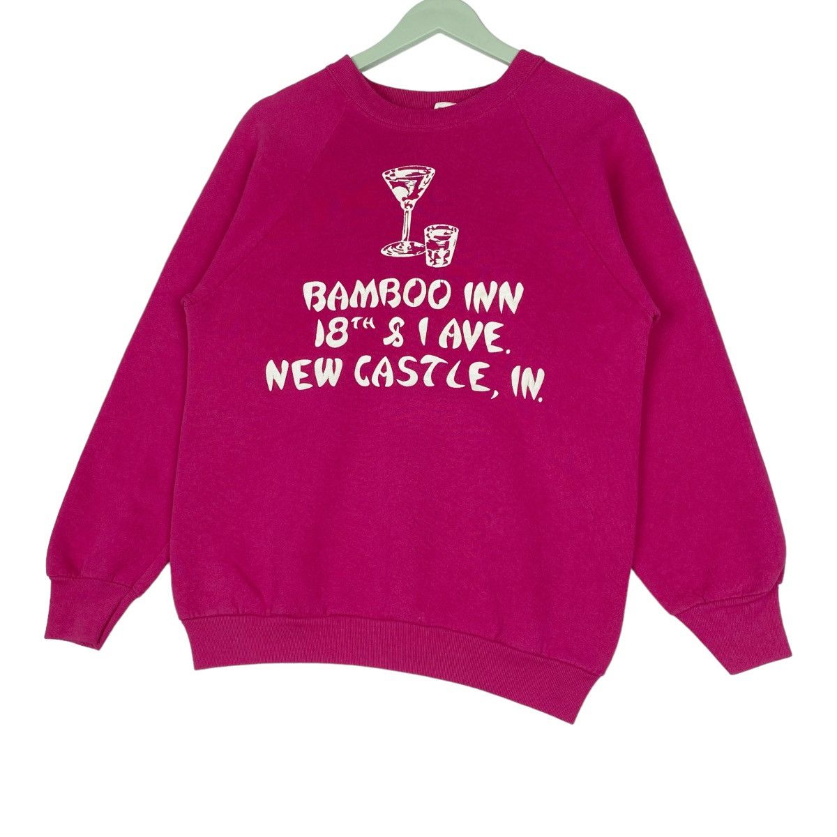 Fruit Of The Loom 80s Bamboo Inn New Castle Sweatshirt Fullover Jumper Size US M / EU 48-50 / 2 - 3 Thumbnail