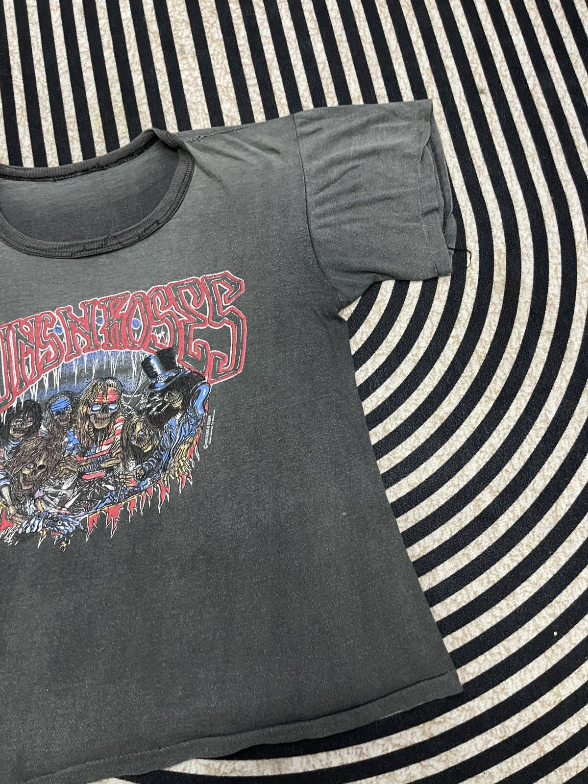 Guns N' Roses VINTAGE GUNS N ROSES USED YOUR ILLUSION TOUR 91-93 TEES Size US XS / EU 42 / 0 - 4 Thumbnail