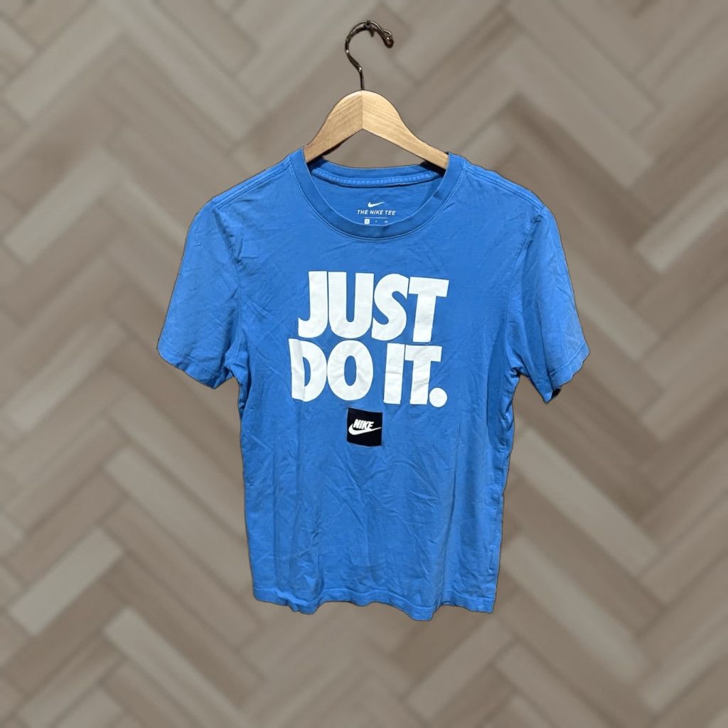 Nike Nike Mens Short Sleeve T-Shirt Size S Blue Graphic Tee Size US S / EU 44-46 / 1 - 1 Thumbnail