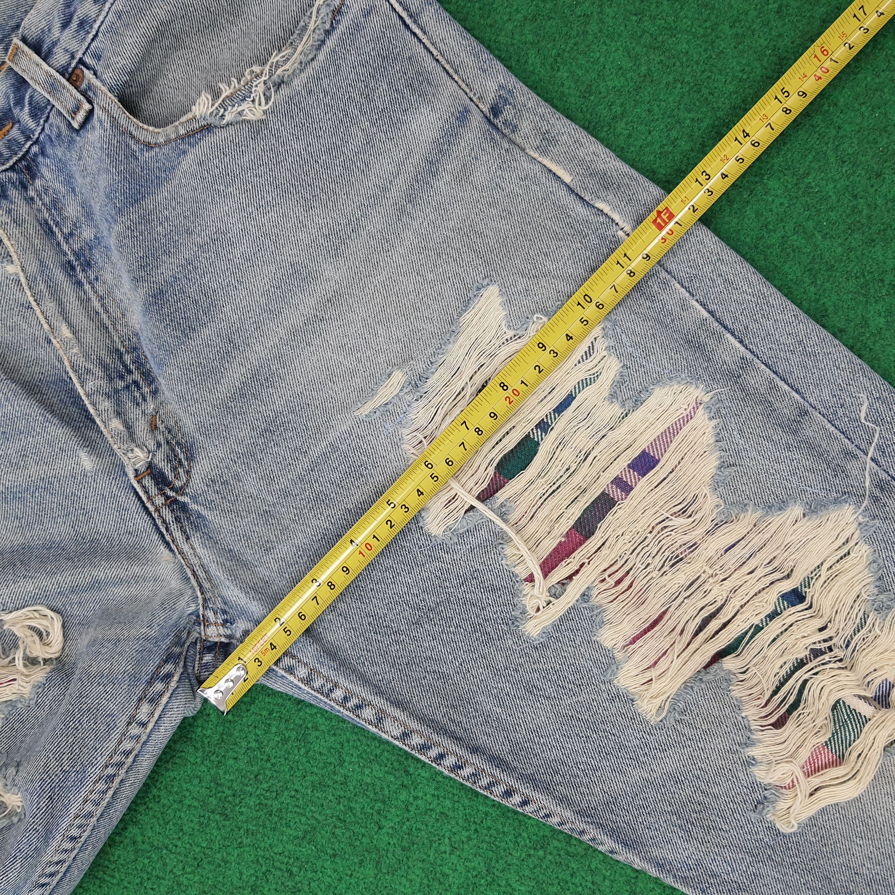 Levi's Vintage Levi's 505 Authentic Red Tab Destressed Jean C228N19 Size US 32 / EU 48 - 15 Thumbnail