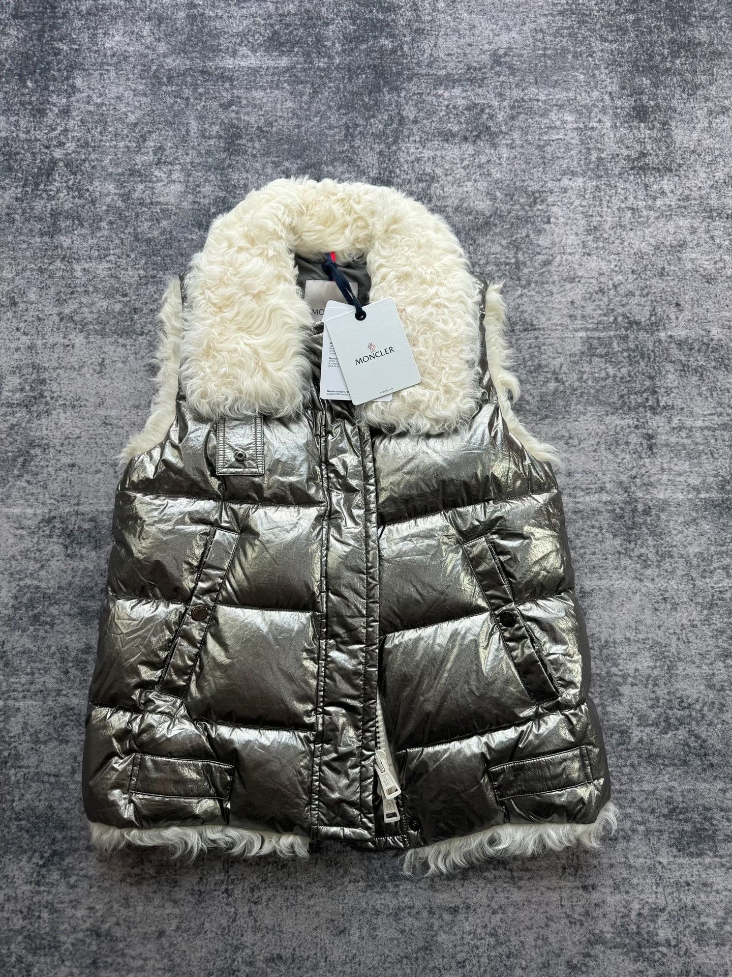Moncler Moncler KERRIA Silver Teddy Fur Collar Down Vest Size S / US 4 / IT 40 - 1 Thumbnail