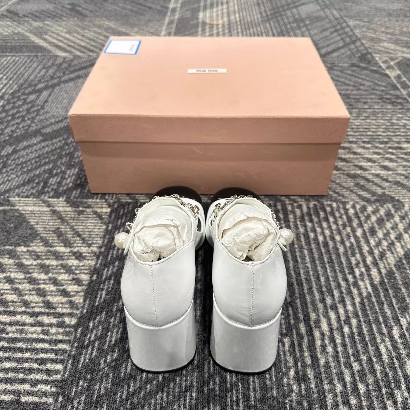 Miu Miu MIU MIU Patent Chain Mary Jane Block Heel 37.5 New with Box Size US 7 / IT 37 - 3 Thumbnail