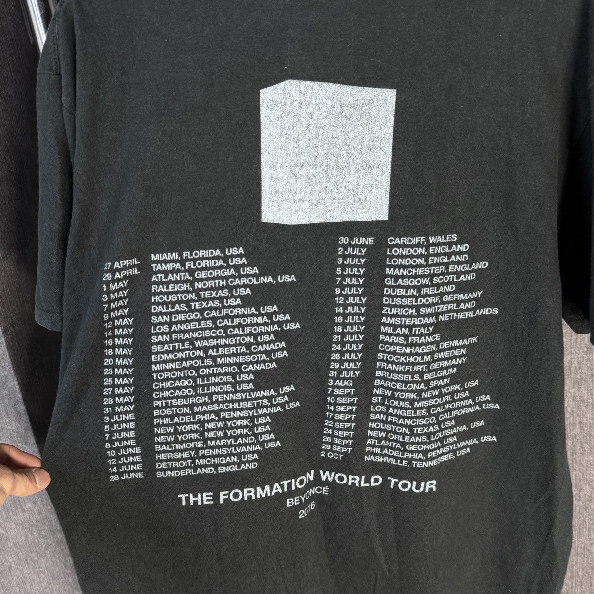 Beyonce Beyoncé tour T-shirt 2016 vintage tee Size L Size US L / EU 52-54 / 3 - 8 Thumbnail