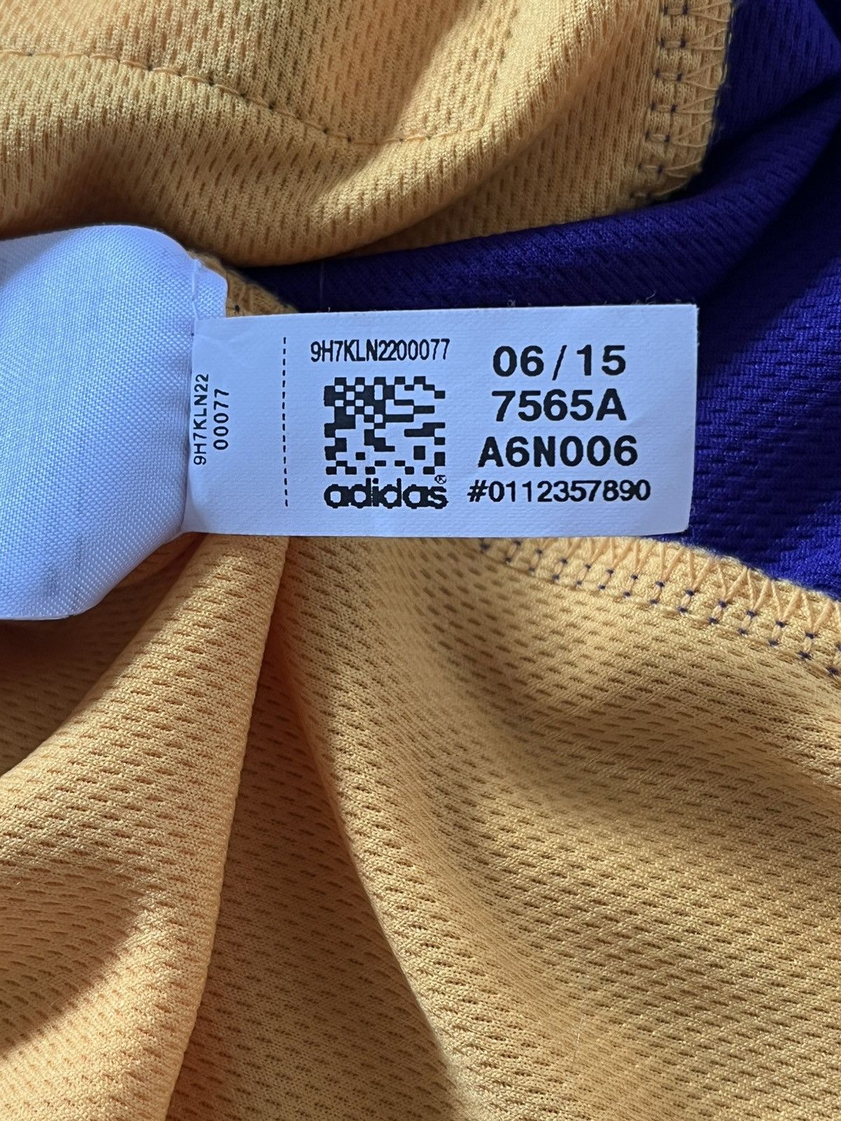 Adidas LOS ANGELES LAKERS JERSEY KOBE BRYANT 2015 Size US M / EU 48-50 / 2 - 10 Thumbnail