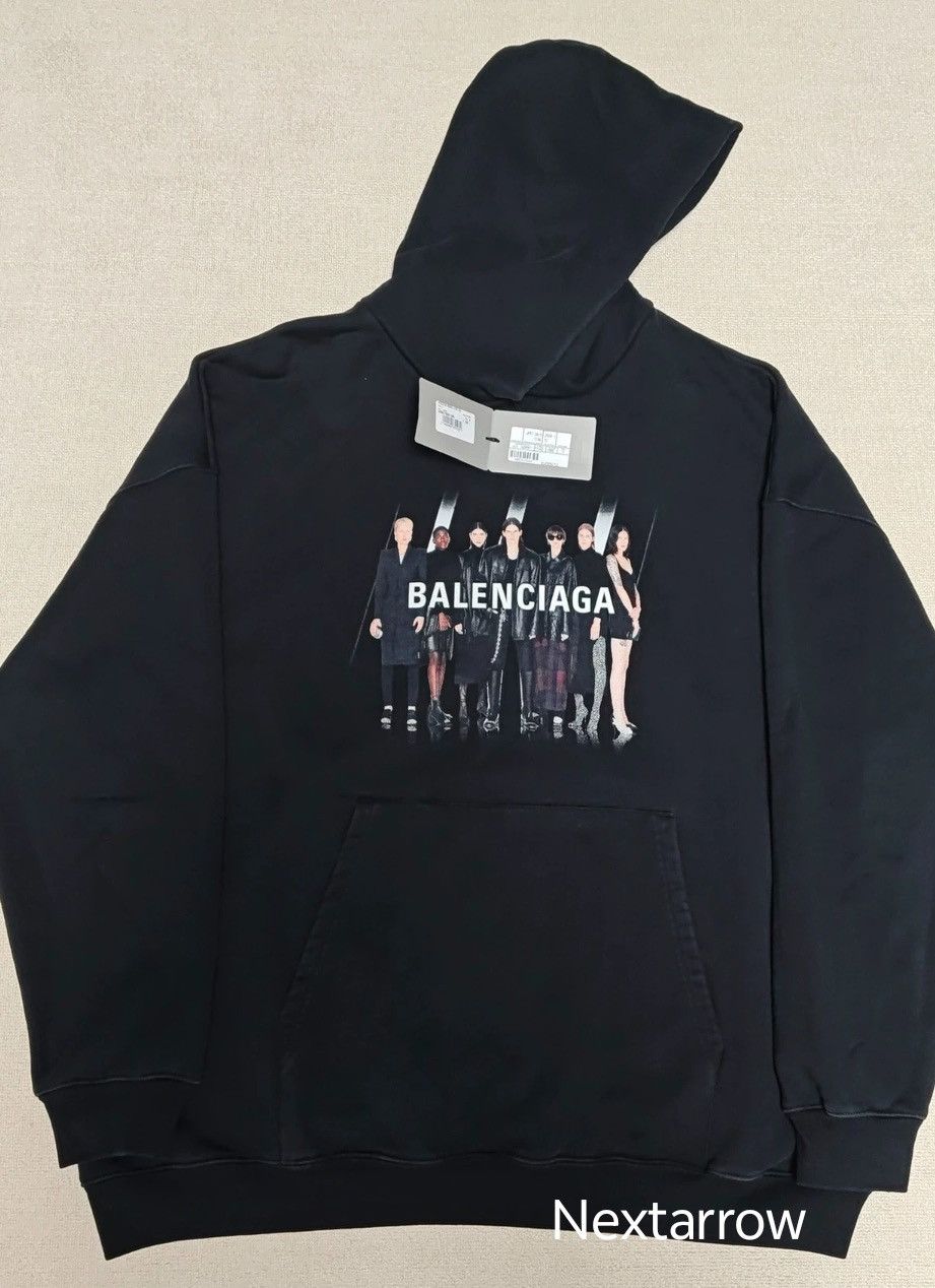 Balenciaga Balenciaga Portrait Band Washed Hoodie2412-Nextarrow Size US M / EU 48-50 / 2 - 1 Thumbnail