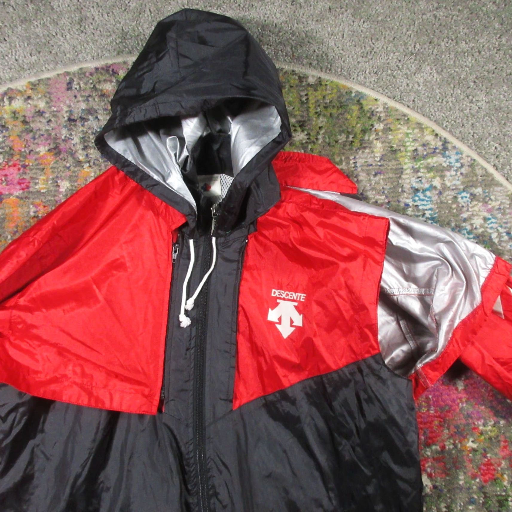Vintage VINTAGE Descente Vest Mens L Red Lightweight Hooded Zip Off Sleeves 90s Japan Ski Windbreaker Modern Functionality Size US L / EU 52-54 / 3 - 4 Thumbnail