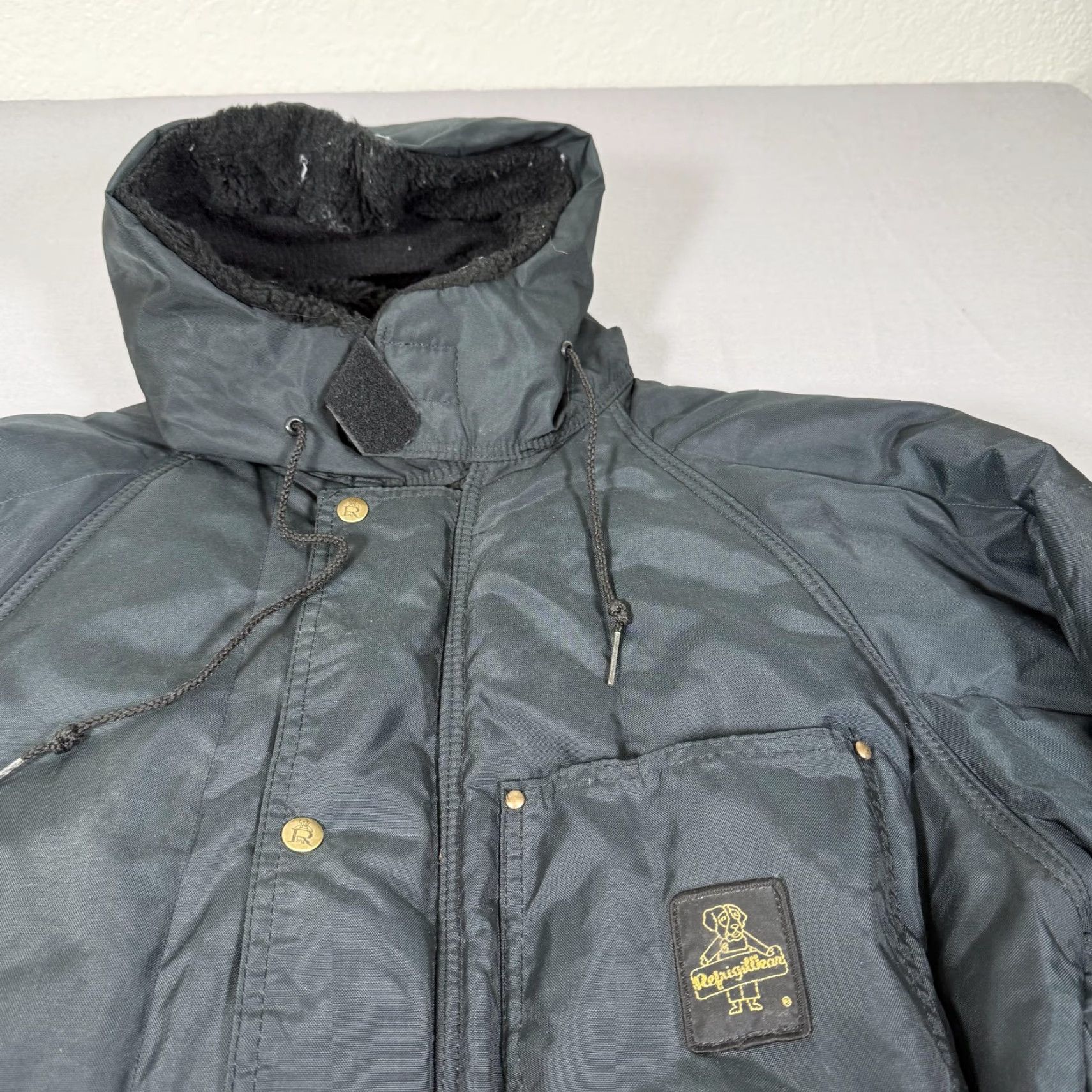 Refrigiwear RefrigiWear Jacket Mens M Black Parka Zip Up Long Coat Insulated Lined Work HoodiePockets Thermal Wind-Resistant Zippered Pockets (Non-Vintage) Size US M / EU 48-50 / 2 - 3 Thumbnail