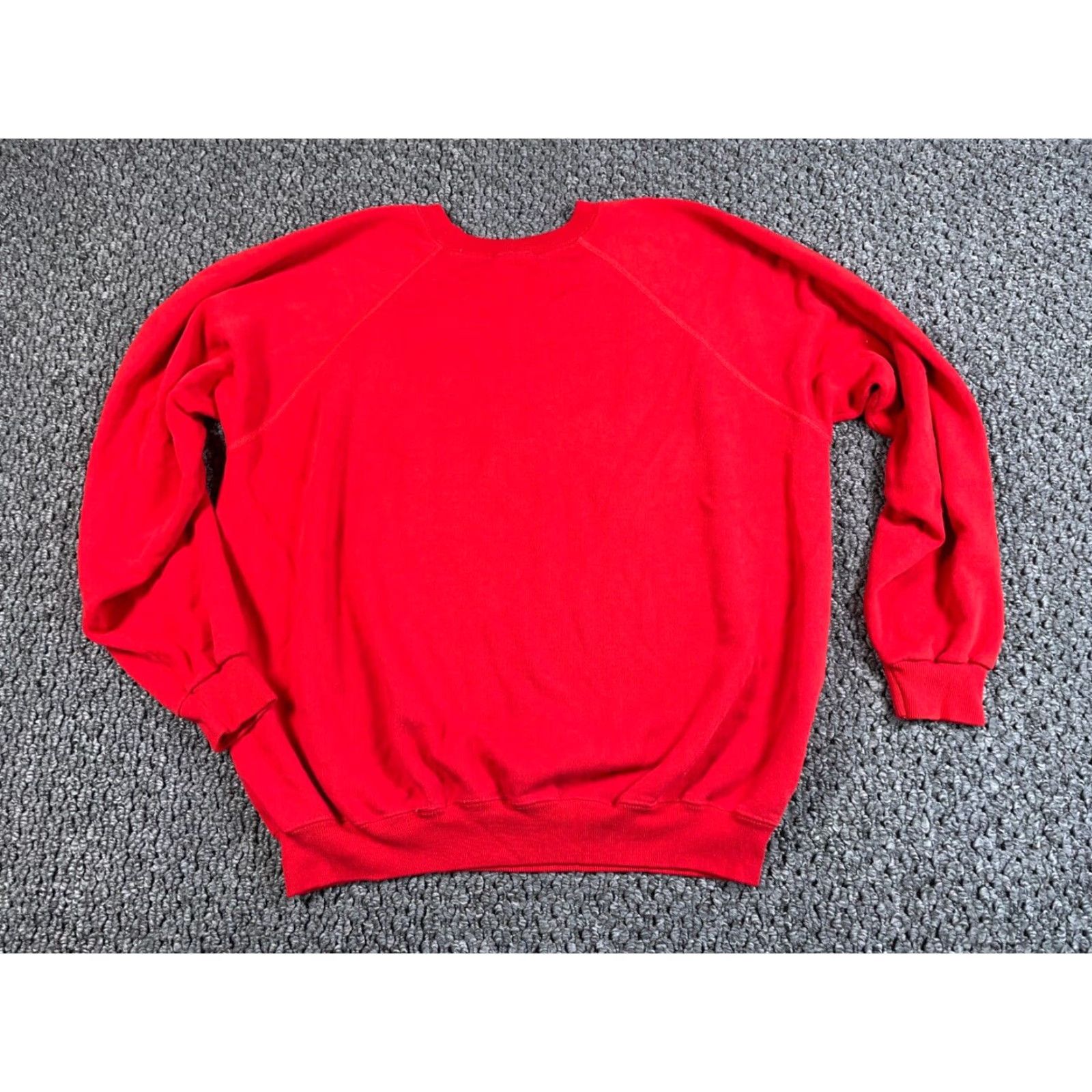 Hanes VINTAGE Hanes Sweatshirt 80s Christmas Red Raglan XL Adult Womens Size XL / US 12-14 / IT 48-50 - 2 Thumbnail