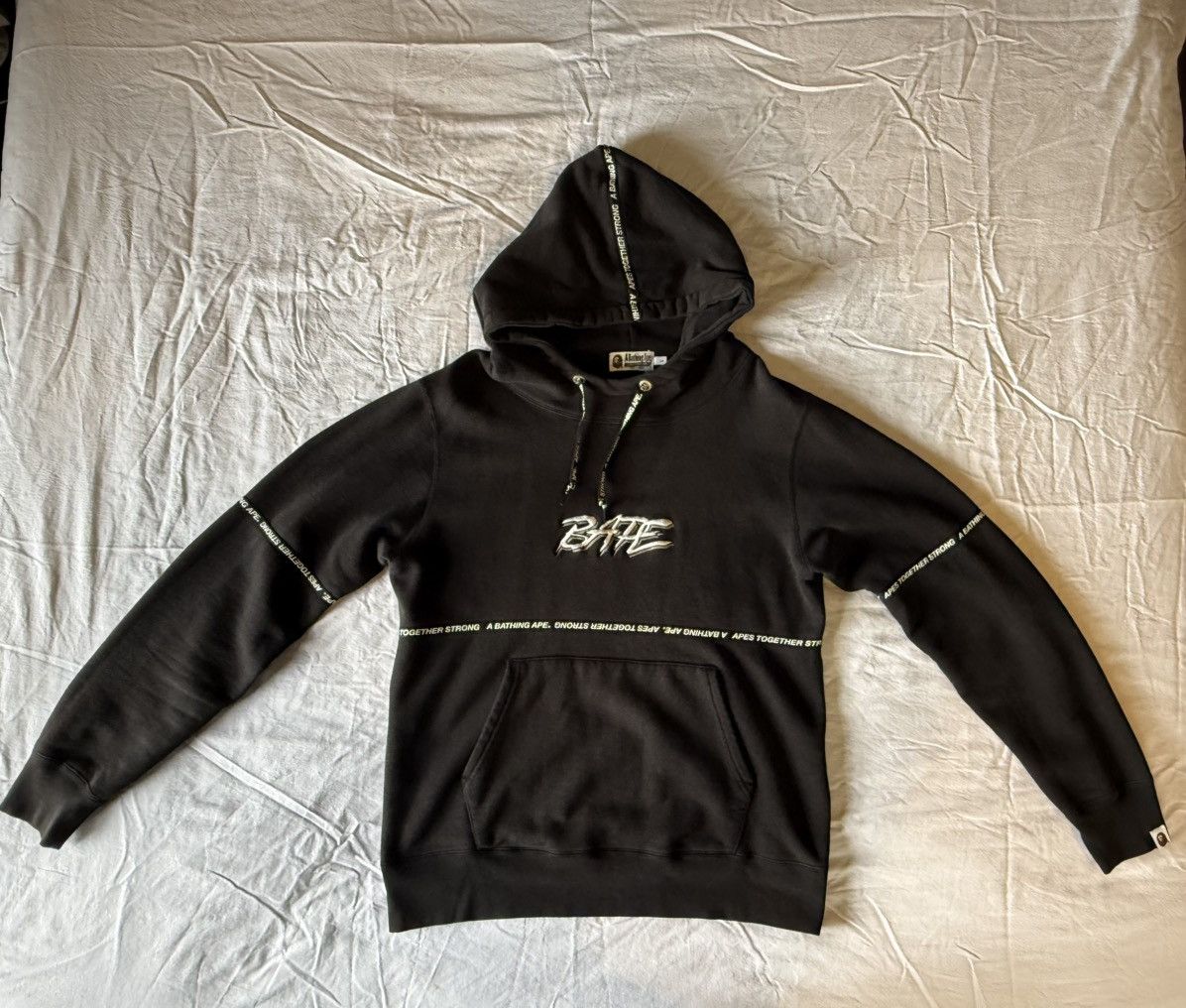 Bape A Bathing Ape BAPE Black Pullover Hoodie Ape Head Logo Size US L / EU 52-54 / 3 - 1 Thumbnail