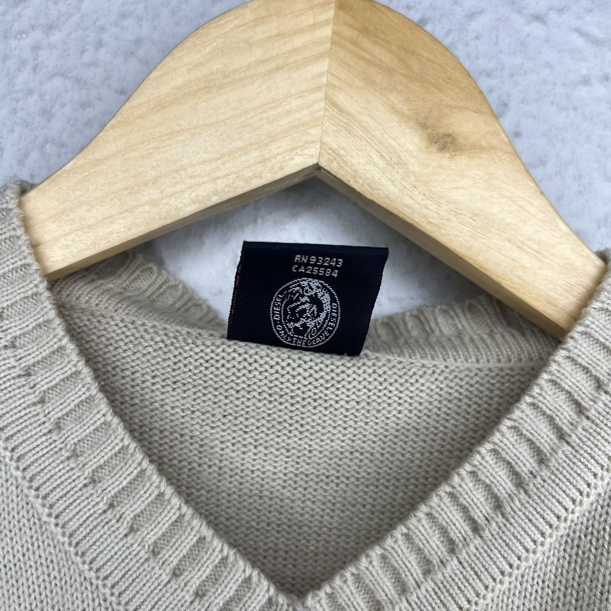 Diesel × Vintage Vintage Diesel Sweater Knitwear Jumper Spellout Logo Beige Size M / US 6-8 / IT 42-44 - 6 Thumbnail