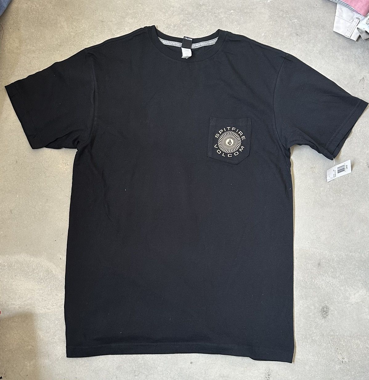 Volcom VOLCOM X SPITFIRE BRAND NEW TEE Size US S / EU 44-46 / 1 - 3 Thumbnail