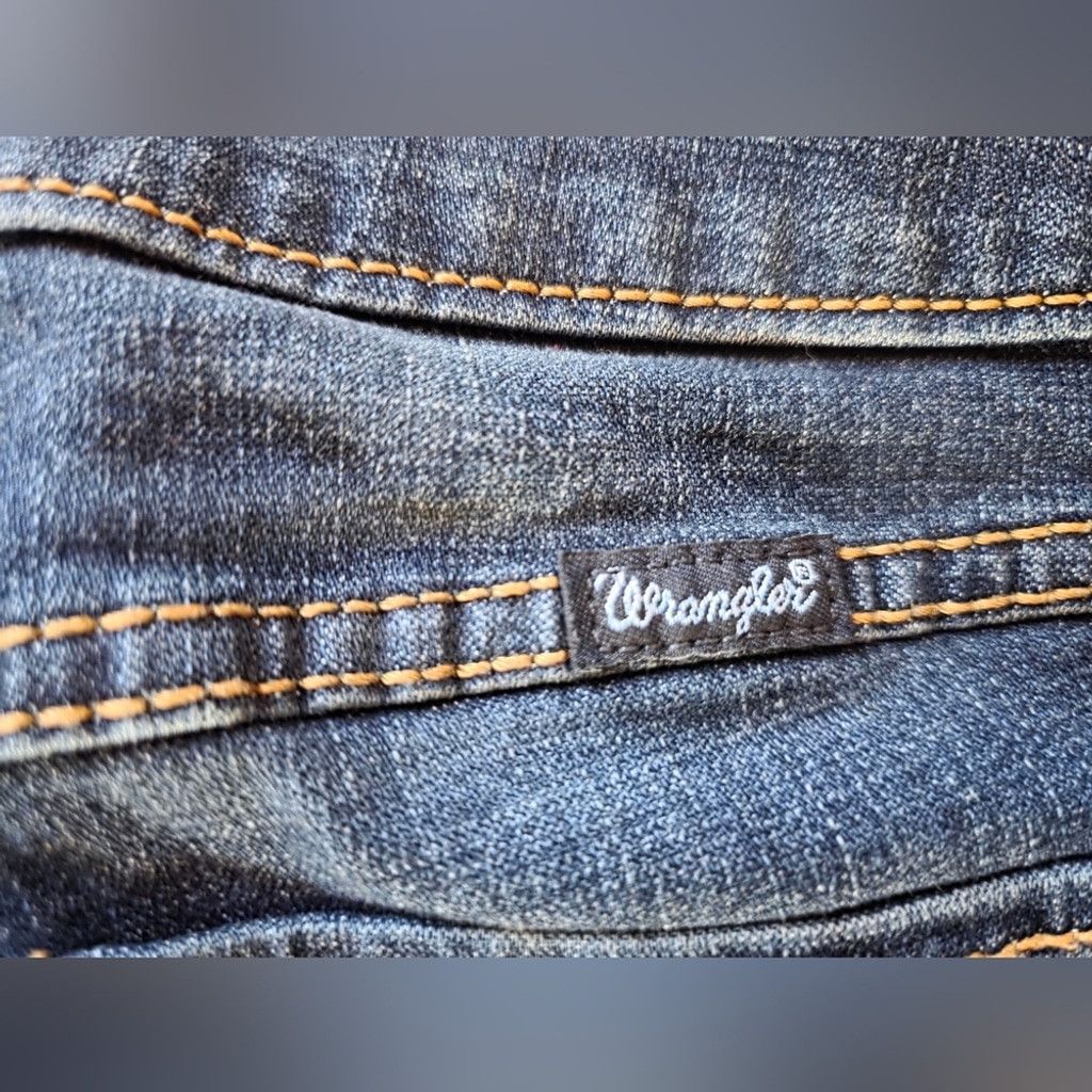 Wrangler Wrangler Boot-Cut Medium-Dark Wash Jeans NWOT Size 28" / US 6 / IT 42 - 7 Thumbnail
