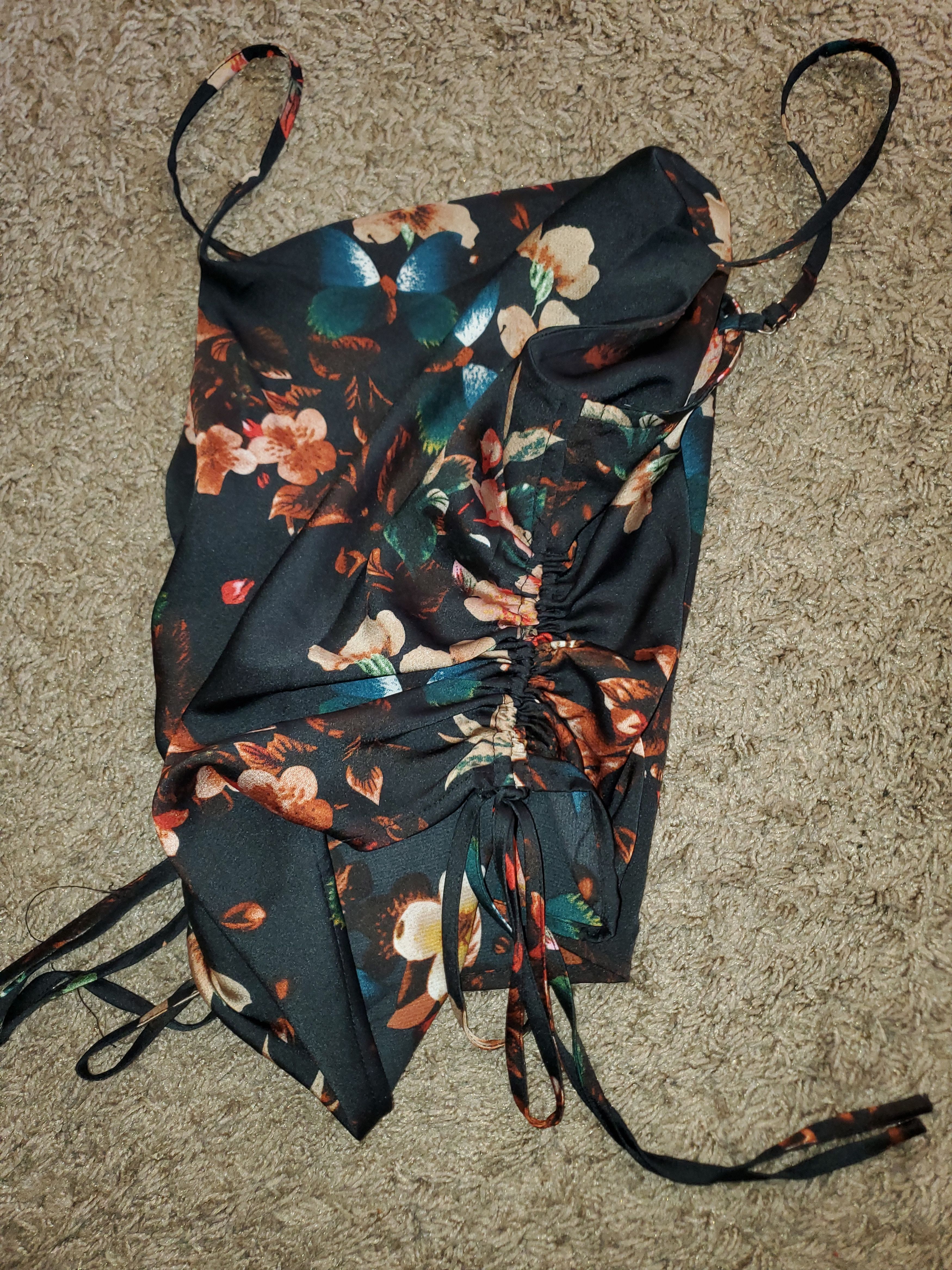 Forever 21 Floral + Butterfly Crowl Neck Top-size S Size S / US 4 / IT 40 - 3 Thumbnail