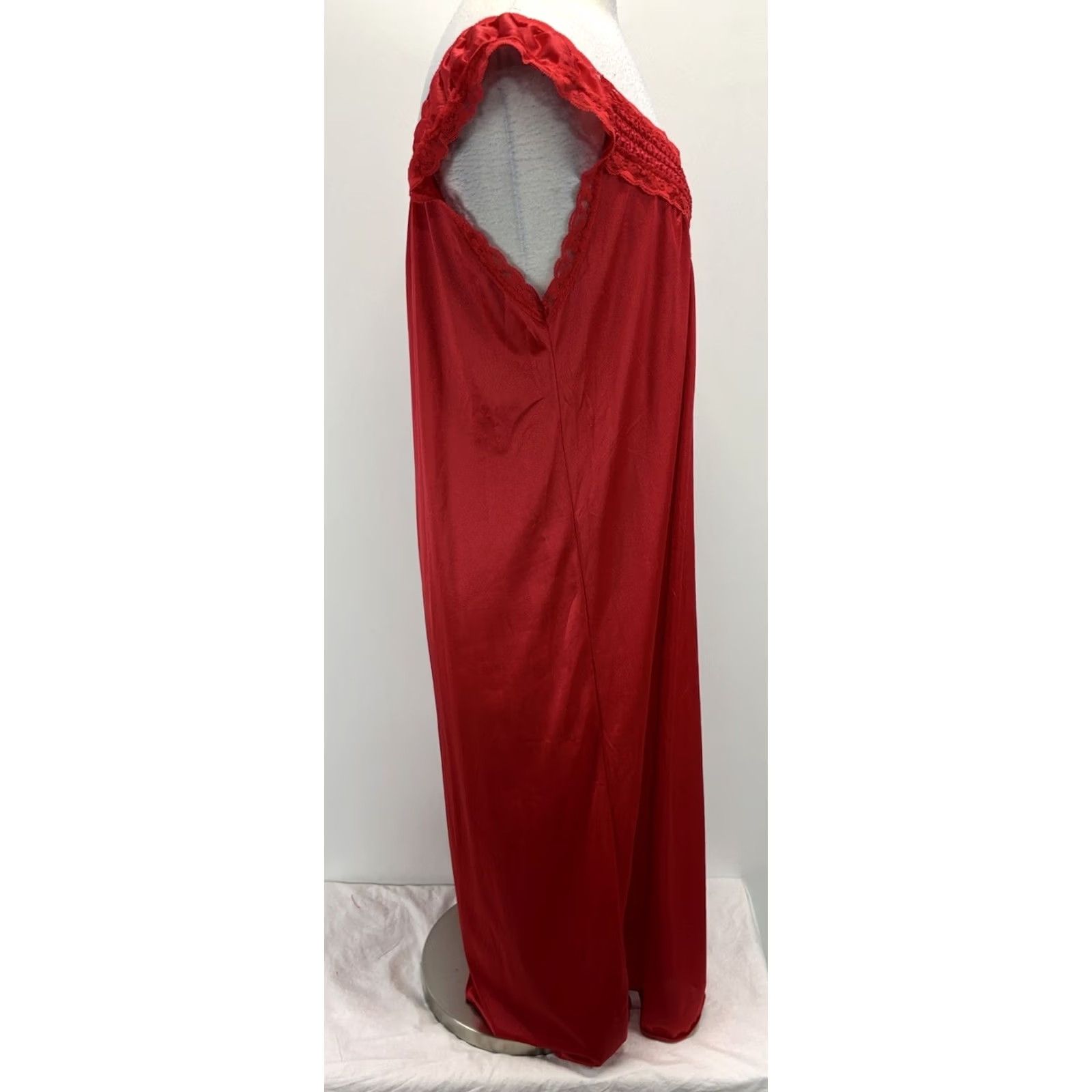 Vintage VINTAGE Jill Andrea Nylon Nightgown Womens L Red Lace Trim Long Made USA 70s Sleepwear Size ONE SIZE - 4 Thumbnail