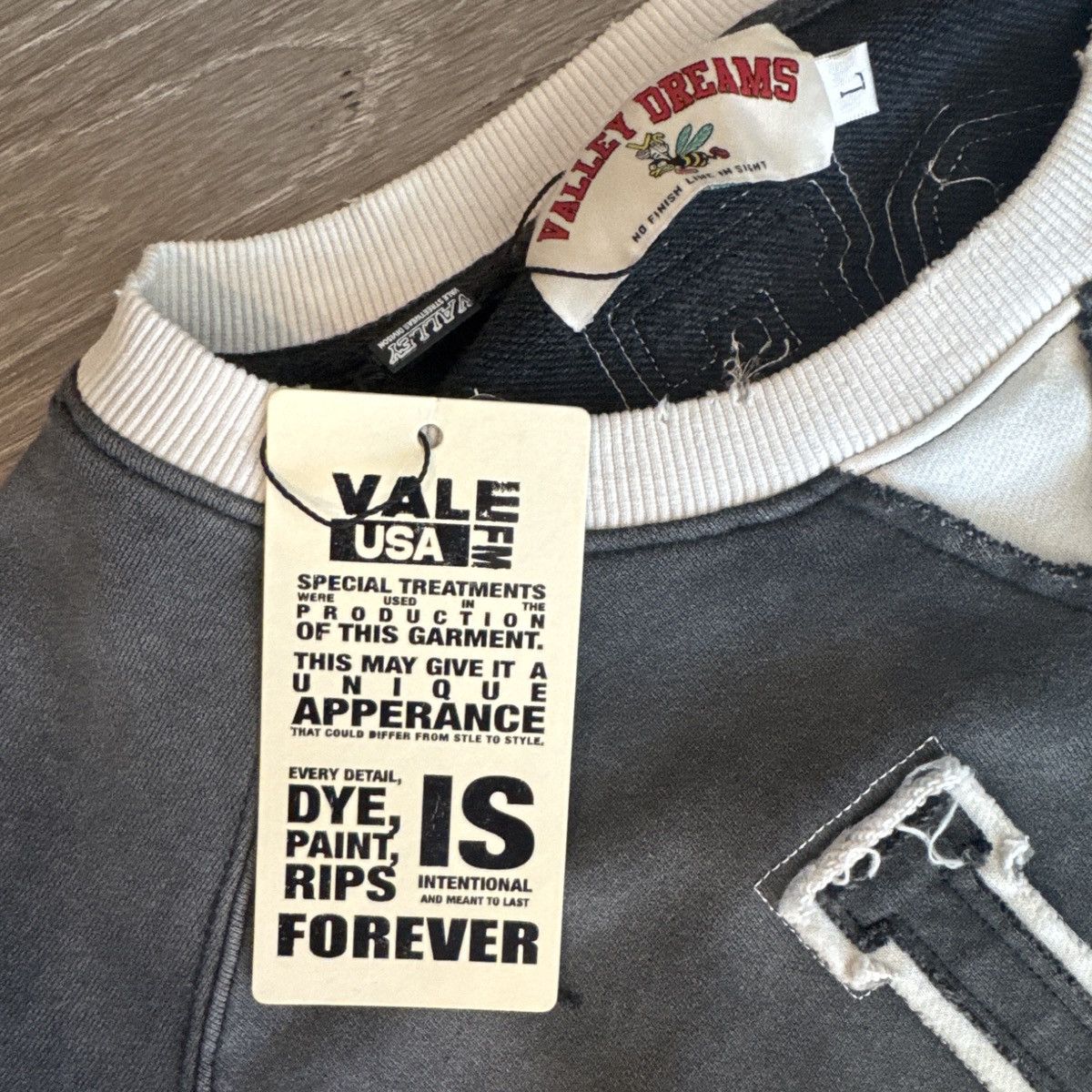 Vale Vale Forever Insignia Crewneck Black Size US L / EU 52-54 / 3 - 4 Thumbnail