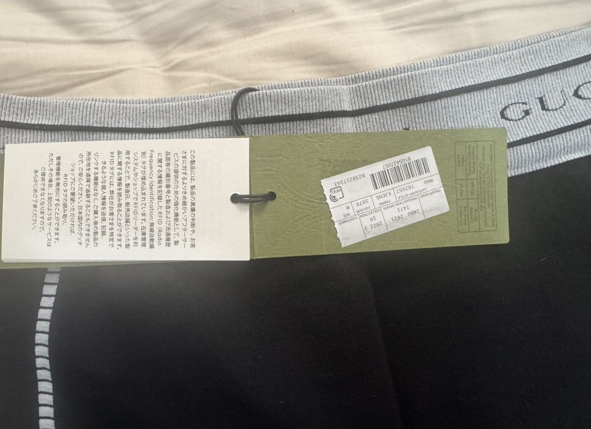 Gucci GUCCI Logo Waistband Knee-Length Short Leggings Size US 32 / EU 48 - 9 Thumbnail