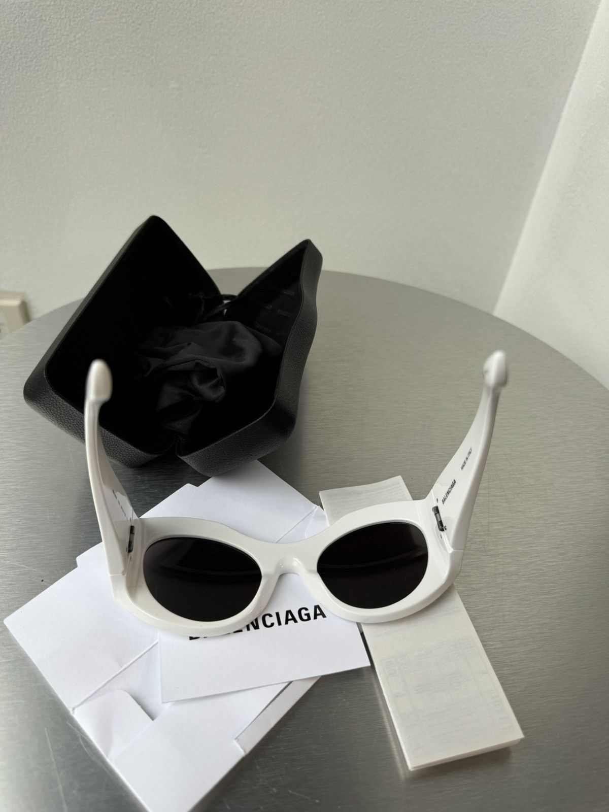 Balenciaga Balenciaga Hourglass white sunglasses Size ONE SIZE - 7 Thumbnail