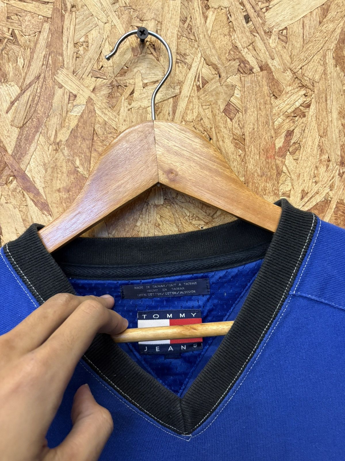 Tommy Hilfiger Vintage Tommy Hilfiger Longsleeve Hockey Design 🔥 Size US L / EU 52-54 / 3 - 3 Thumbnail