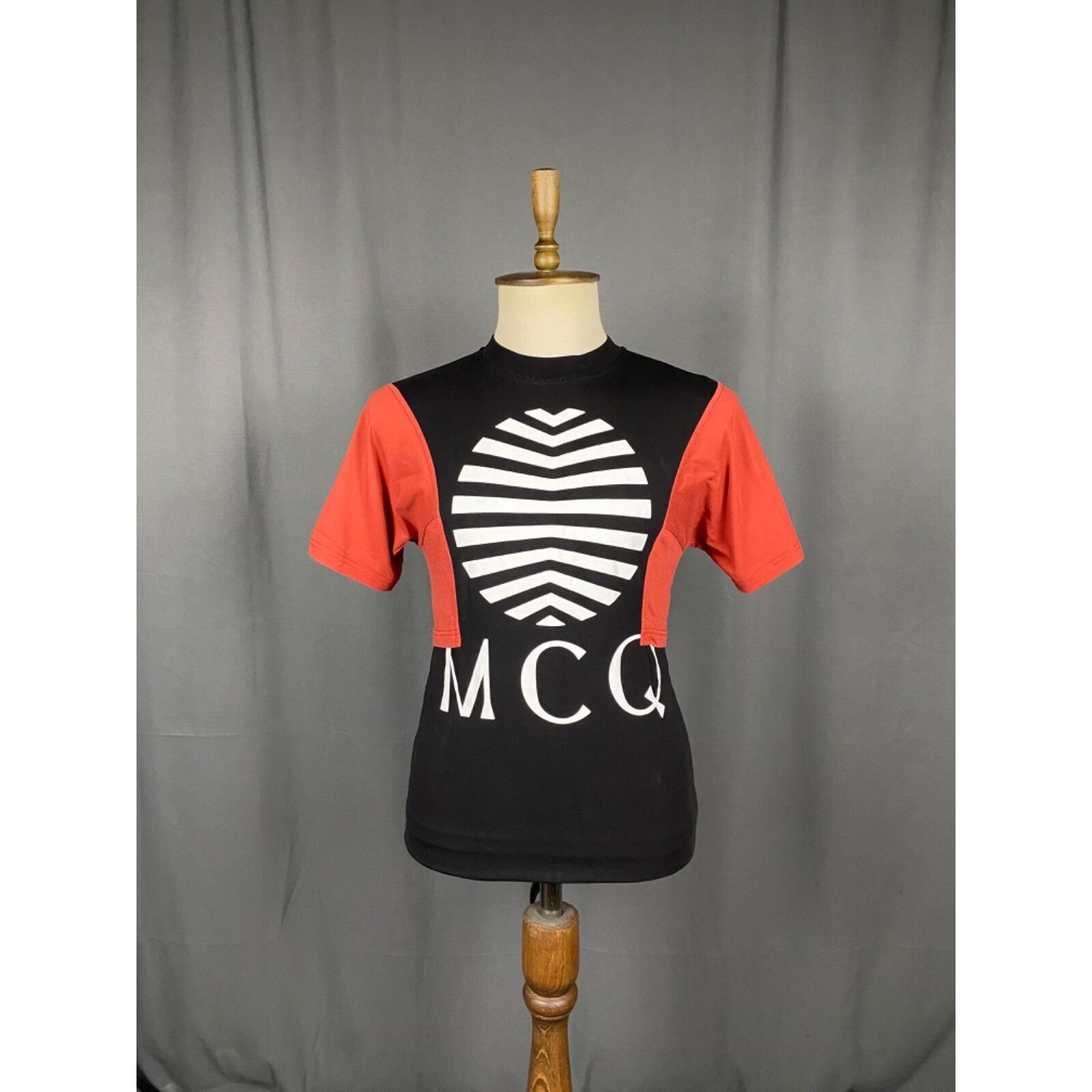 Alexander McQueen MINT! Alexander McQueen Big Logo Men's Black T-Shirt Size XS Size US XS / EU 42 / 0 - 3 Thumbnail