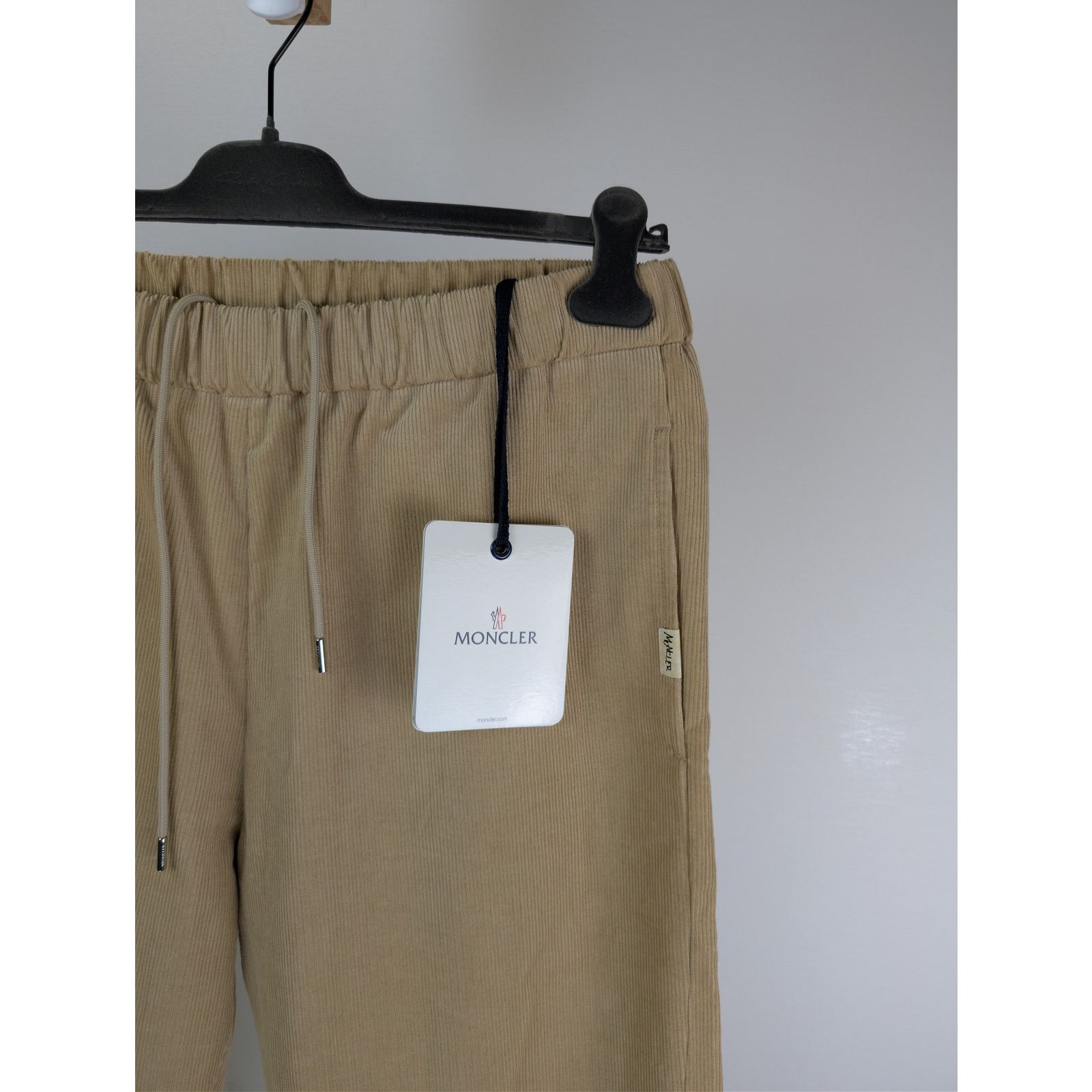 Moncler o1rshd1 Trousers Sweatpants in Beige Size US 32 / EU 48 - 7 Thumbnail