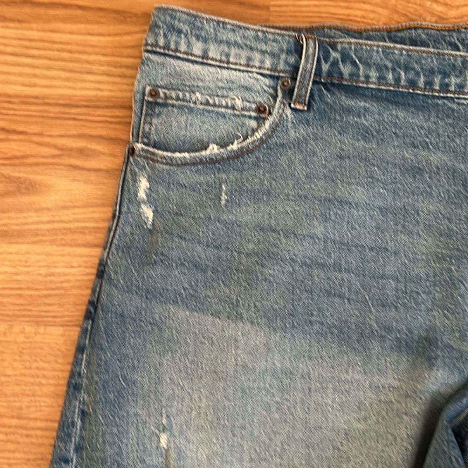 Abercrombie & Fitch Abercrombie & Fitch The Dad Shorts High Rise 5” Jean Shorts Size 37" - 4 Thumbnail