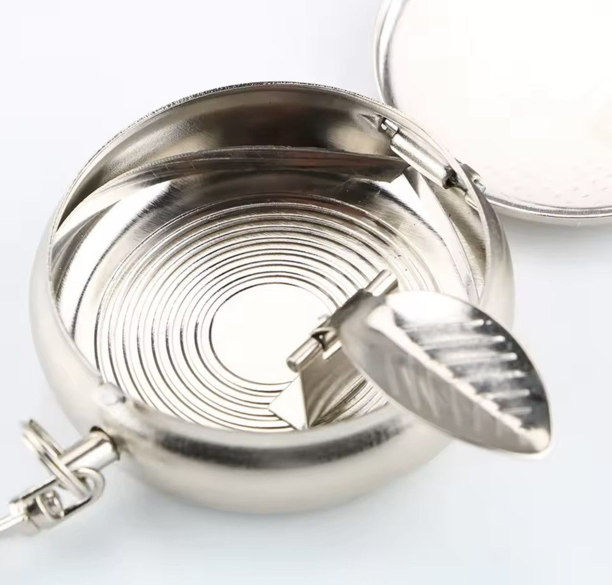 Vintage Portable Vehicle Cigarette Ashtray Ashtray with Key Chain Size ONE SIZE - 2 Thumbnail