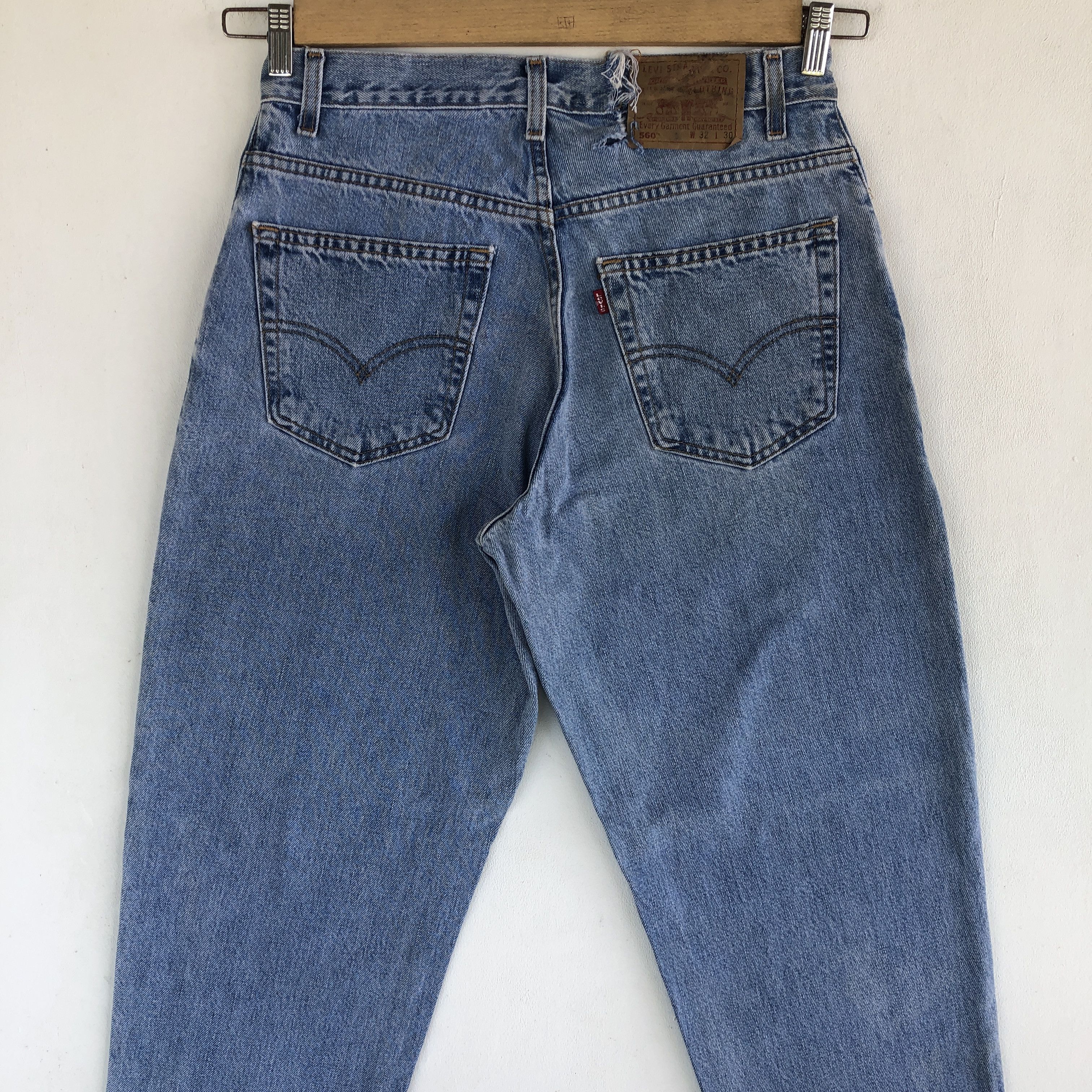 Levi's Vintage Levis 560 Baggy Jeans Levi's Light Wash Faded Denim Size US 30 / EU 46 - 4 Thumbnail