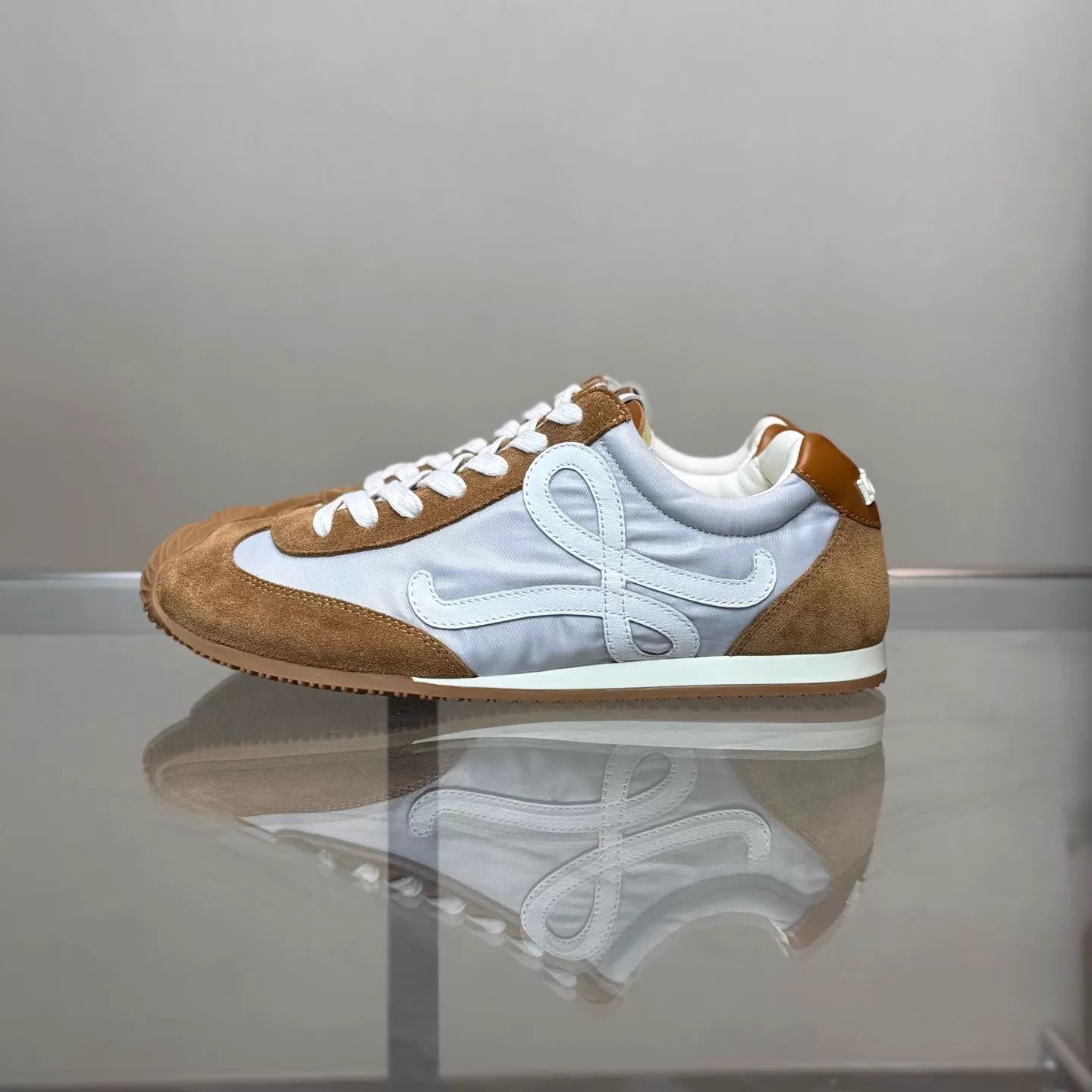 Loewe Loewe Ballet Runner 2.0 Tan/White Sneakers EU 39 New Size US 8.5 / IT 38.5 - 2 Thumbnail