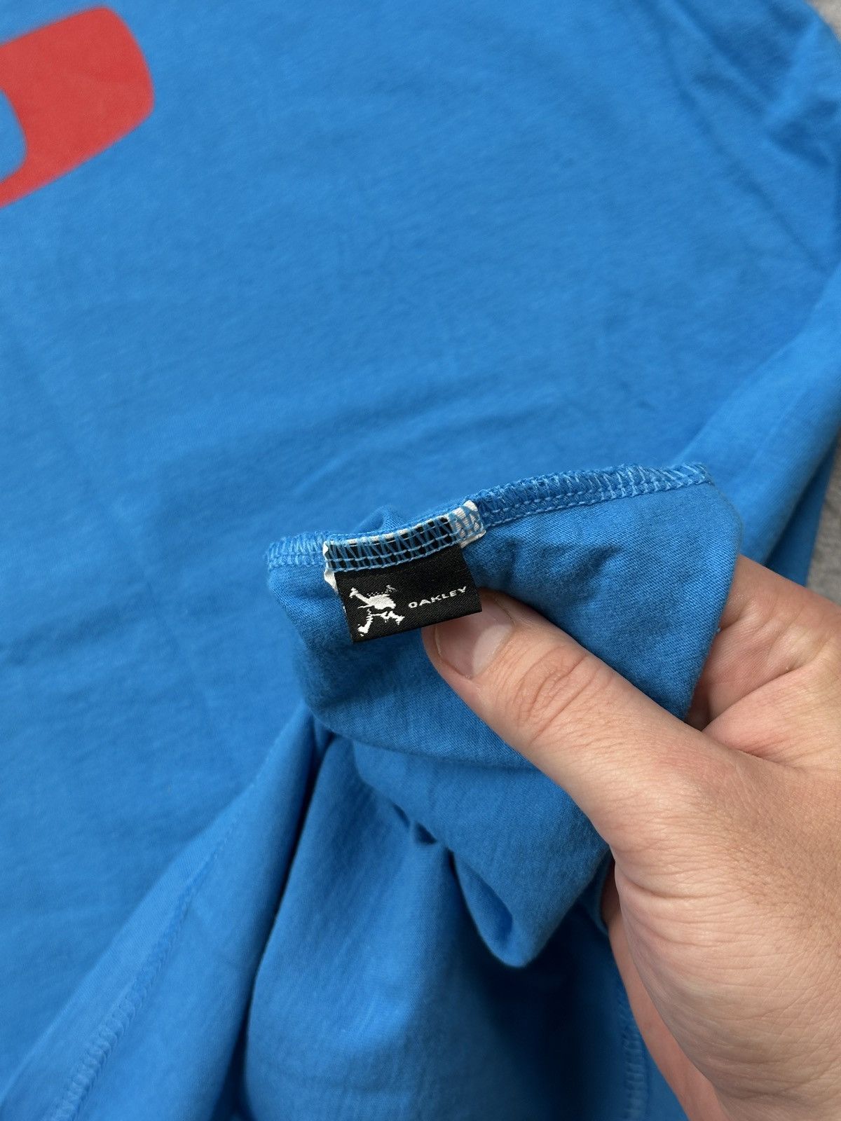 Oakley Vintage Oakley Blue Tee with Red Ellipse Big Logo 00s Y2K Size US L / EU 52-54 / 3 - 6 Thumbnail