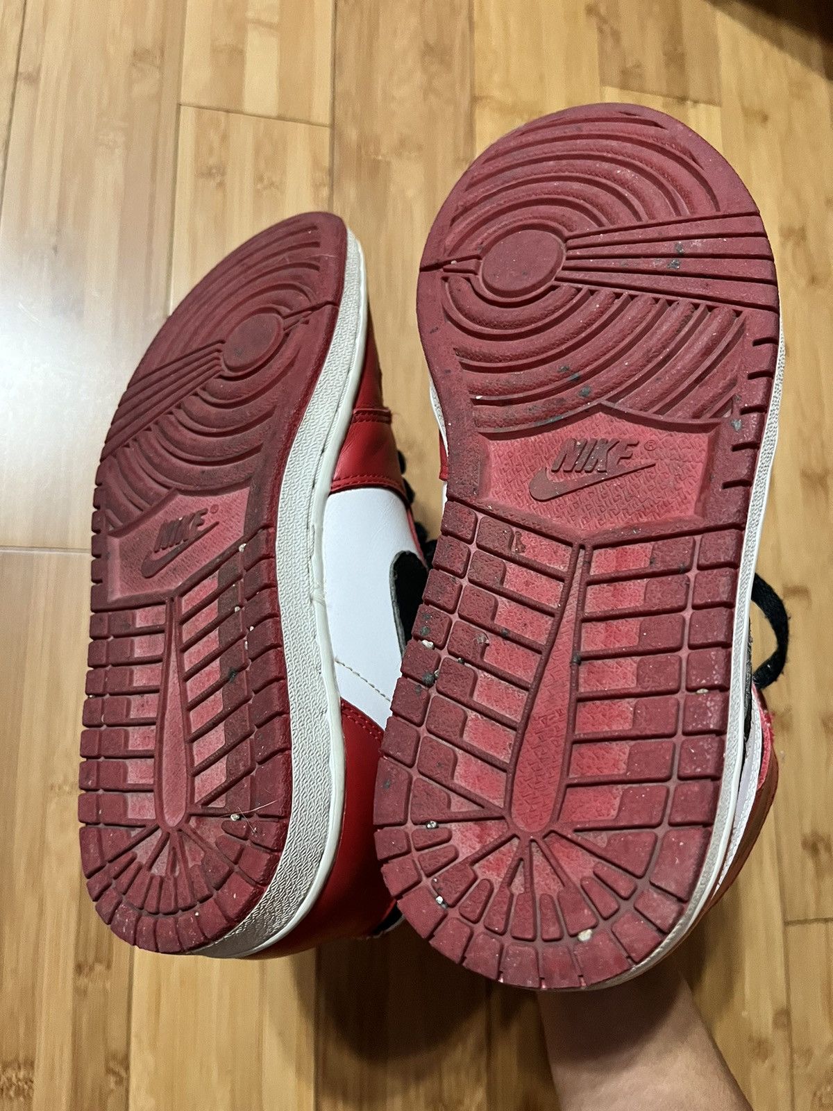 Jordan Brand LAST PRICE DROP 1994 Air Jordan 1 “Chicago” Size US 7.5 / EU 40-41 - 5 Thumbnail