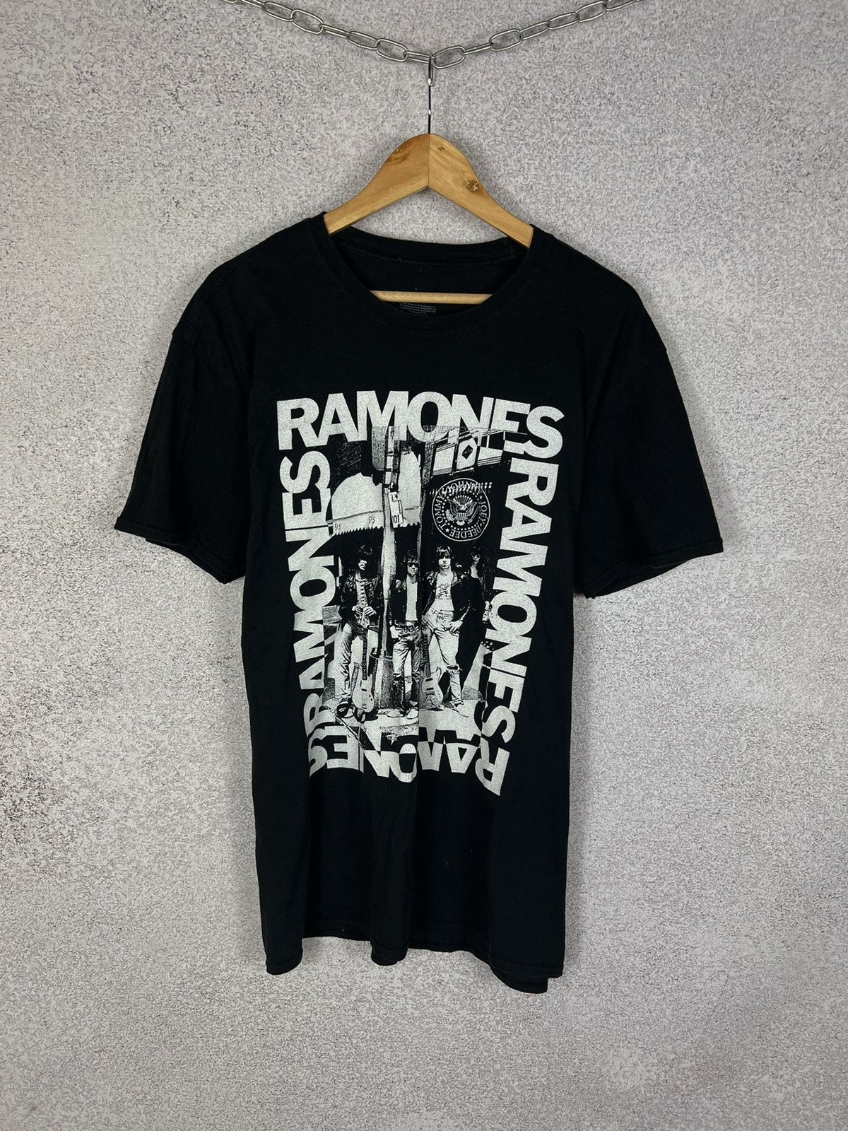 Band Tees Vintage Ramones Rock Band T-Shirt Size US XL / EU 56 / 4 - 1 Thumbnail