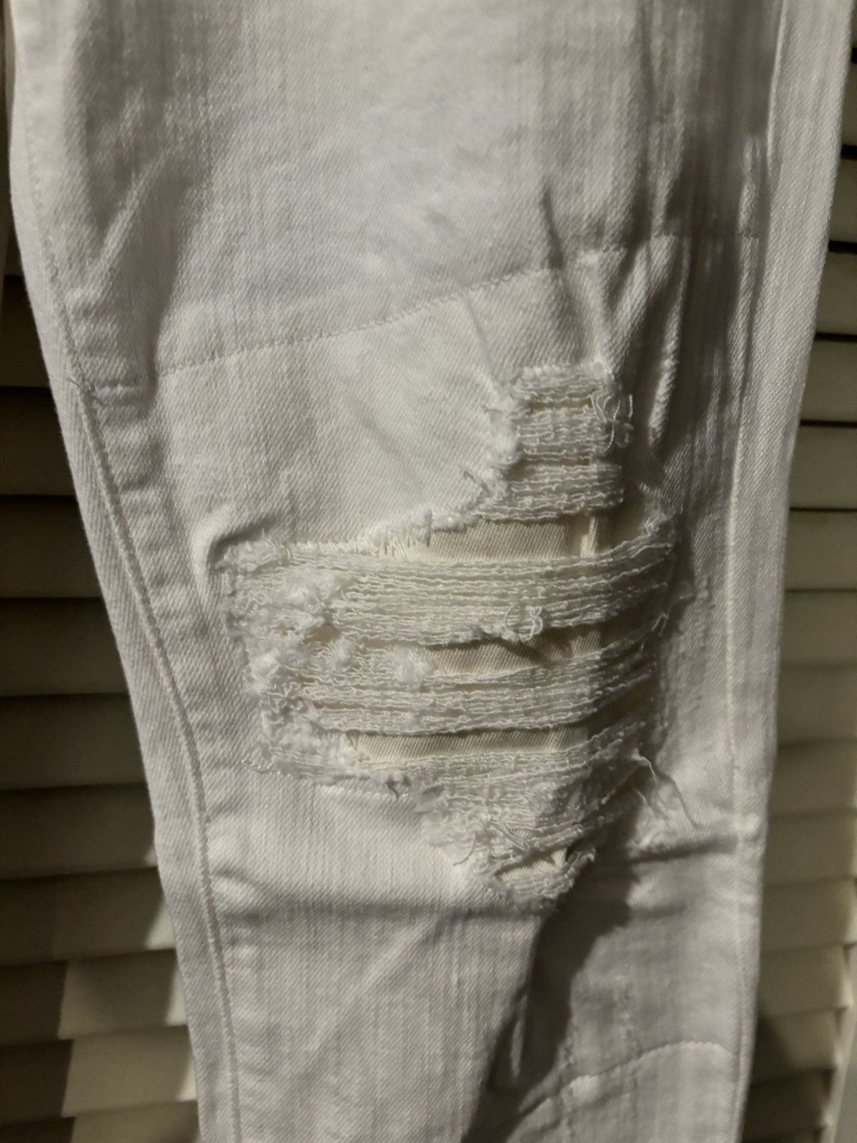 Joe's Joe’s white distressed patches denim jeans size 31 Size US 31 - 6 Thumbnail
