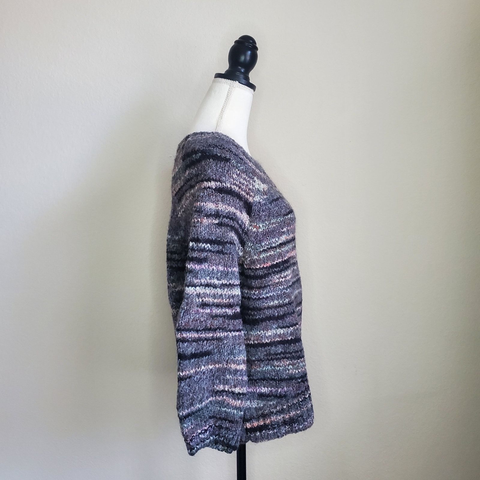 Express Express Gray Striped Sweater Small Petite Size S / US 4 / IT 40 - 2 Thumbnail