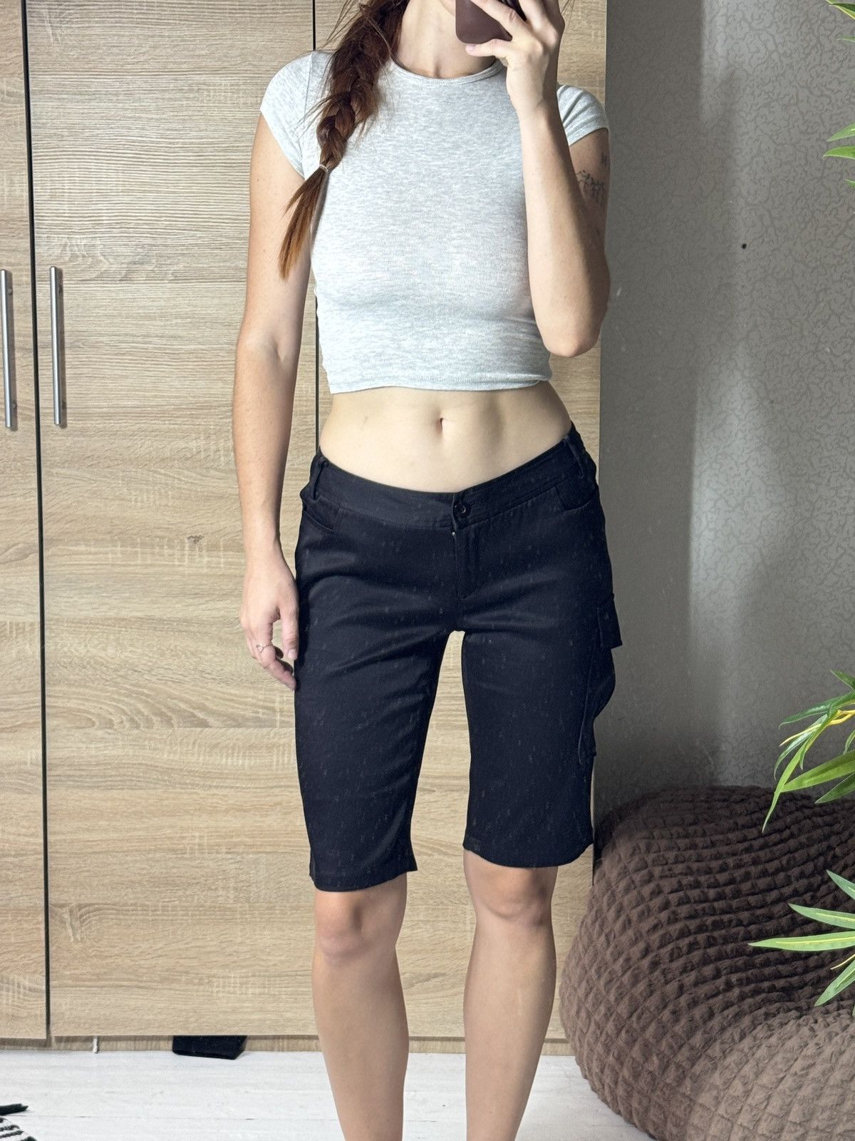 Alexander McQueen VINTAGE ALEXANDER MCQUEEN BASIC SHORTS Size 28" / US 6 / IT 42 - 11 Thumbnail