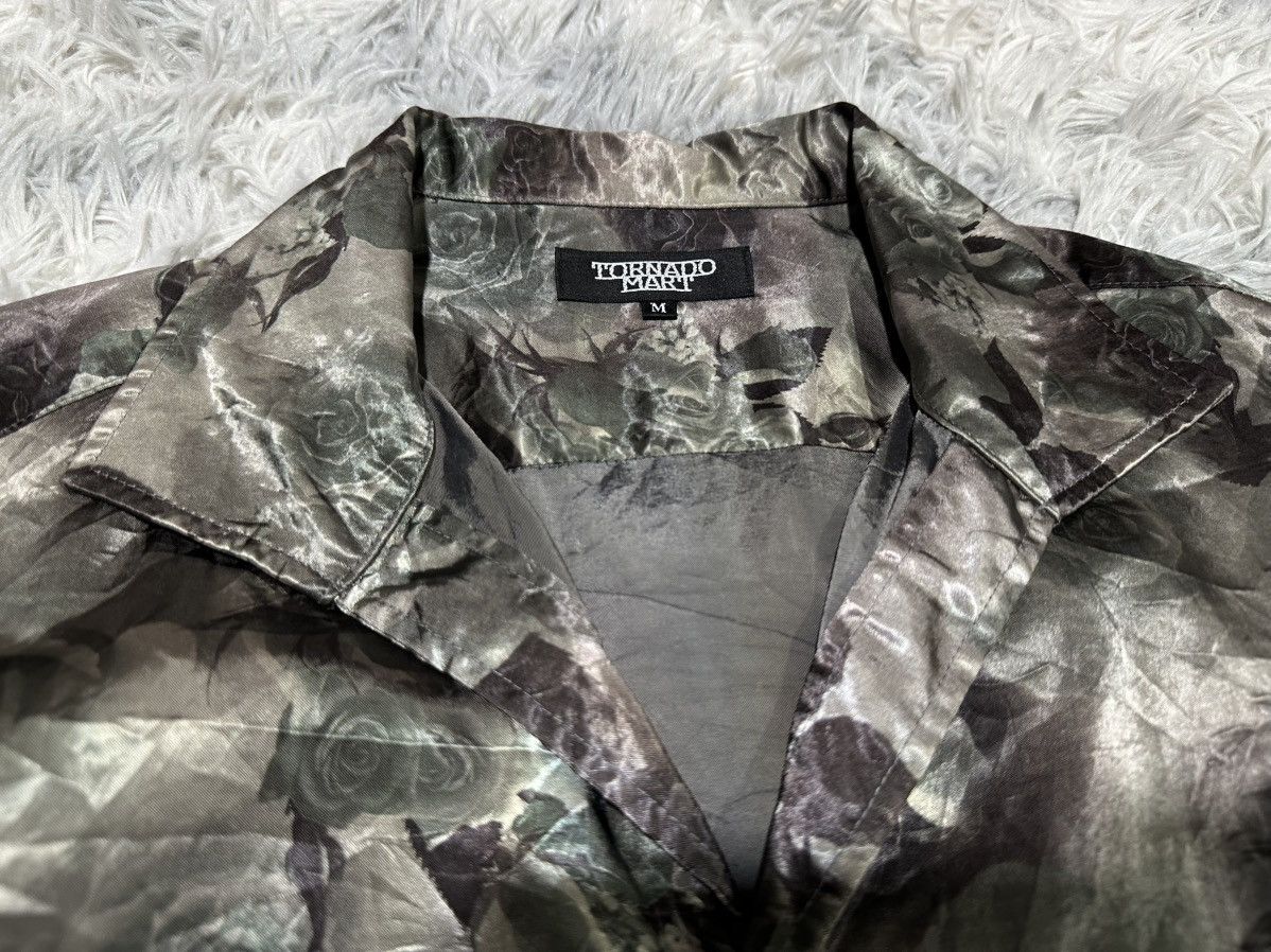 Tornado Mart 🔥Sick Y2K Tornado Mart Shiny Floral Shirt Size US M / EU 48-50 / 2 - 5 Thumbnail