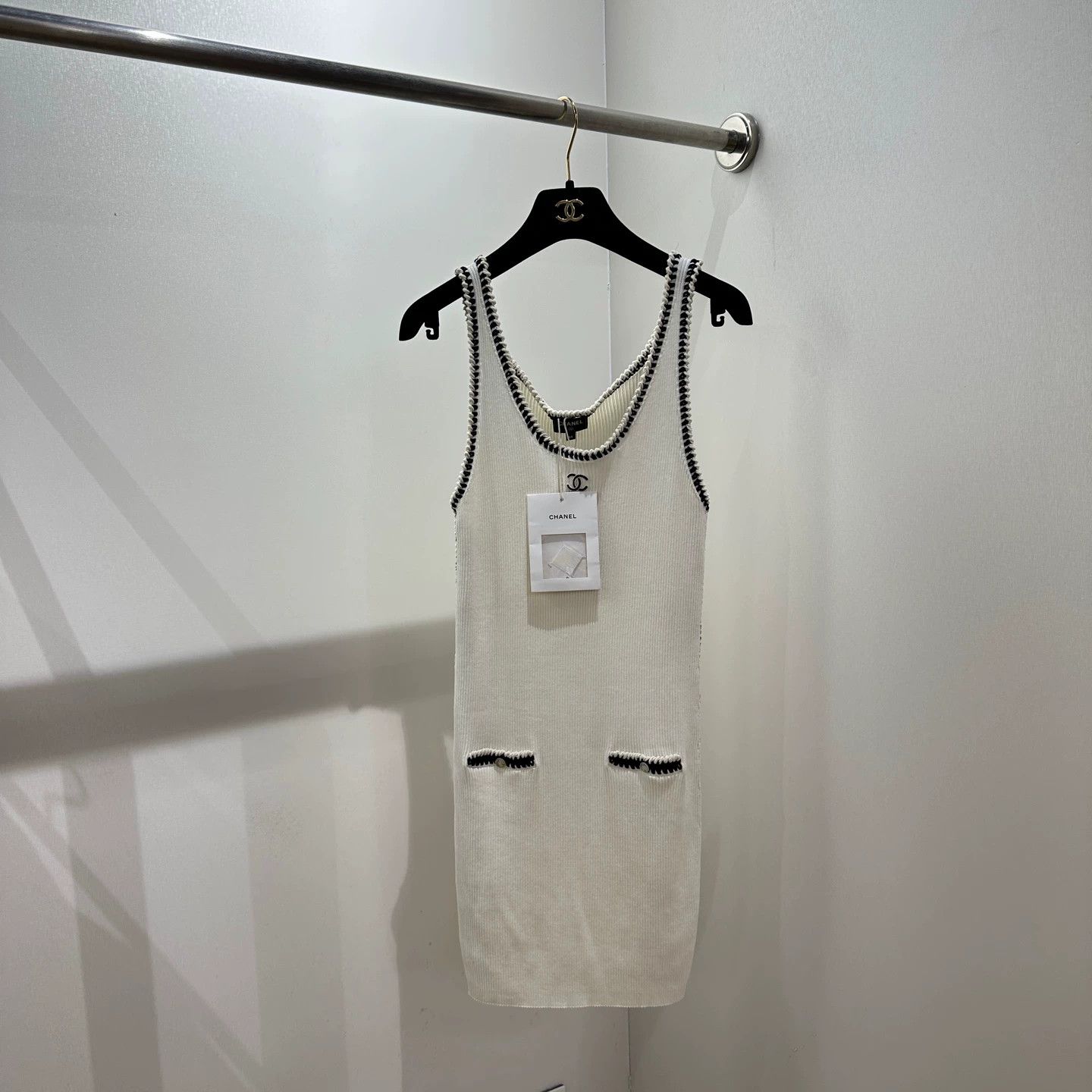 Chanel Chanel may325 22c Black Trim Knit Vest Dress 34 FR Size XS / US 0-2 / IT 36-38 - 1 Thumbnail