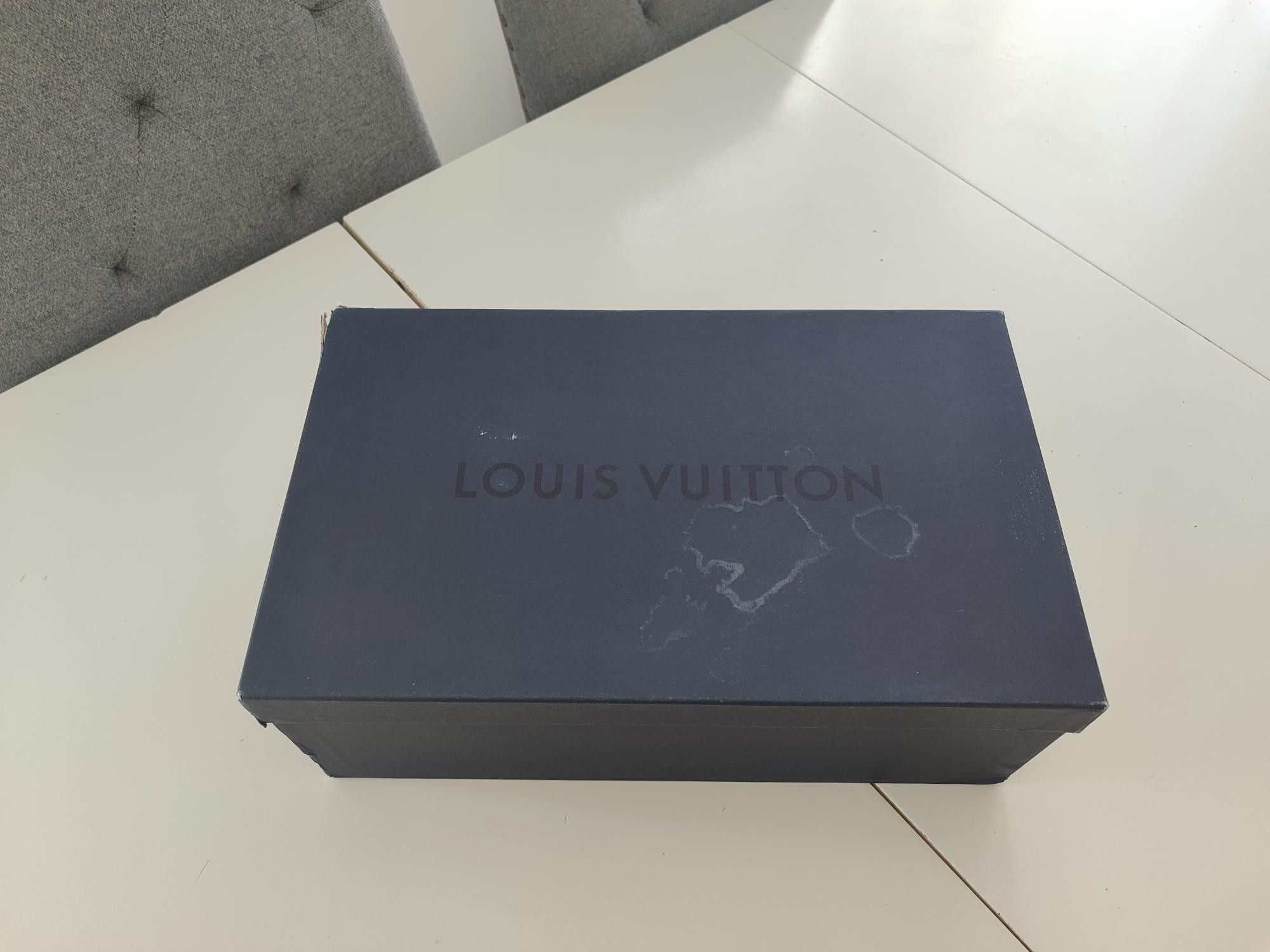 Louis Vuitton BASKETS LOUIS VUITTON SLIP ON RUN AWAY Size US 6 / IT 36 - 13 Thumbnail