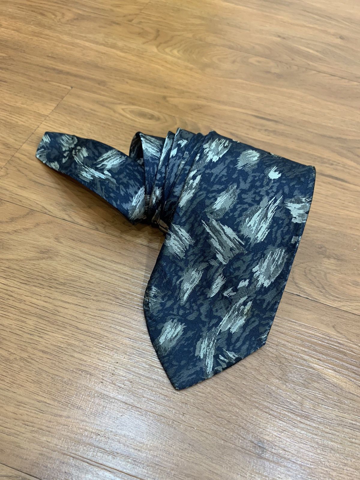 Issey Miyake Vintage issey Miyake abstrac silk neck tie Size ONE SIZE - 1 Thumbnail