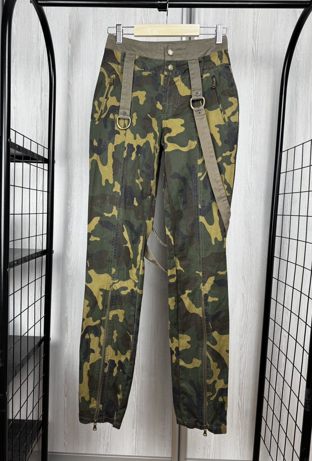 Dolce & Gabbana Dolce & Gabbana Vintage AW03 Strap Camo Pants Rare Size 26" / US 2 / IT 38 - 1 Thumbnail