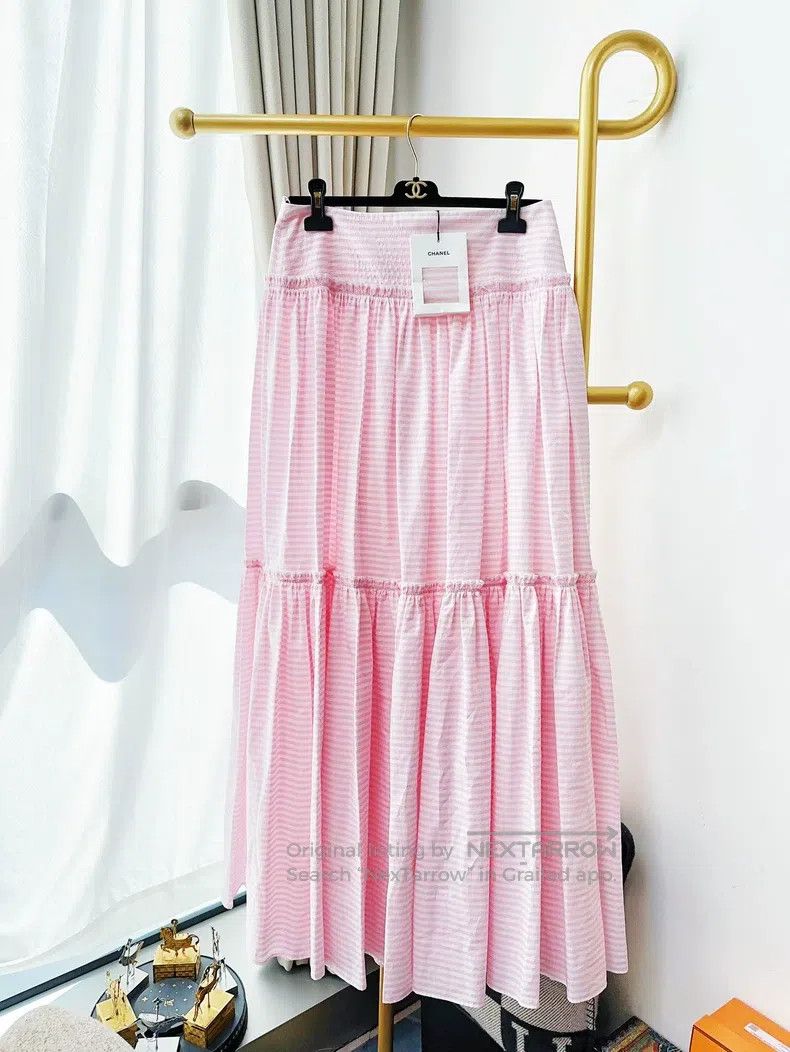 Chanel Chanel 24S early spring pink striped dark pattern letter l Size 25" / US 0 / IT 36 - 1 Thumbnail