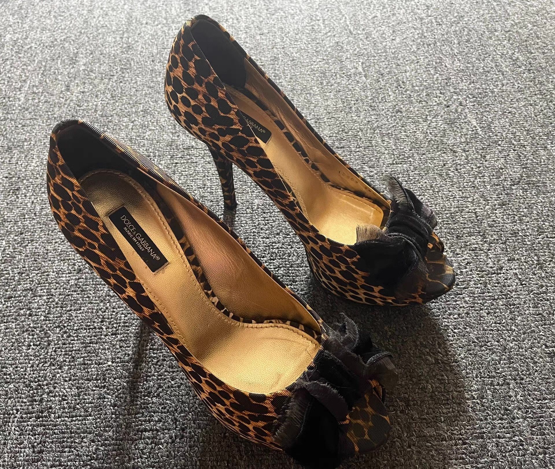 Dolce & Gabbana Dolce&Gabbana (D&G) Mainline Leopard Print High Heels Q4 Size US 8.5 / IT 38.5 - 1 Thumbnail