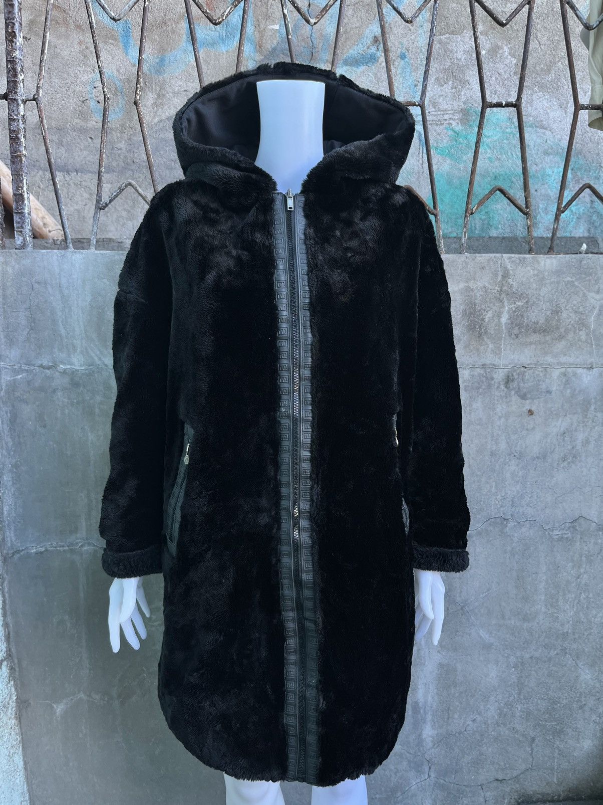Fendi Reversible Faux Fur Coat Size S / US 4 / IT 40 - 1 Thumbnail