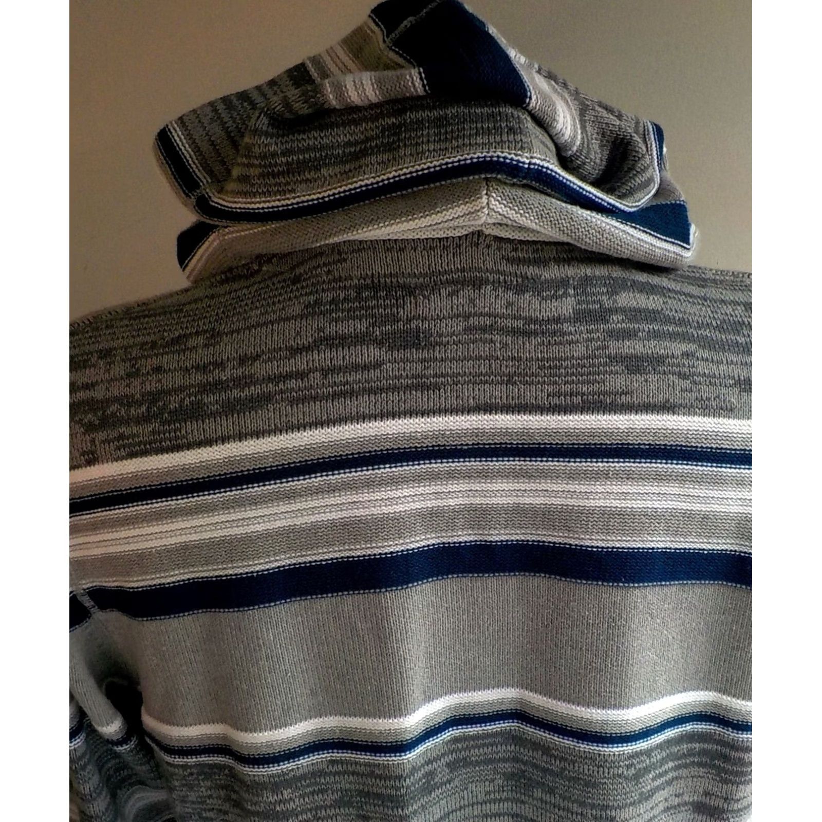 KangaROOS VINTAGE Retrofit Hooded Striped Pullover Sweater Kangaroo Pocket LARGE Gray/Blue Mens Pullover Knit Cotton Blend 60% Cotton 40% Acrylic Size US L / EU 52-54 / 3 - 5 Thumbnail