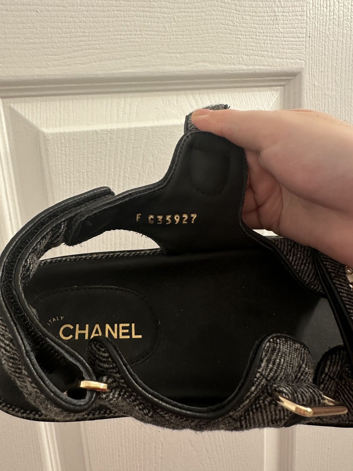 Chanel Chanel Navy Blue Quilted Velvet CC Velcro Dad Flats Size US 6 / IT 36 - 4 Thumbnail