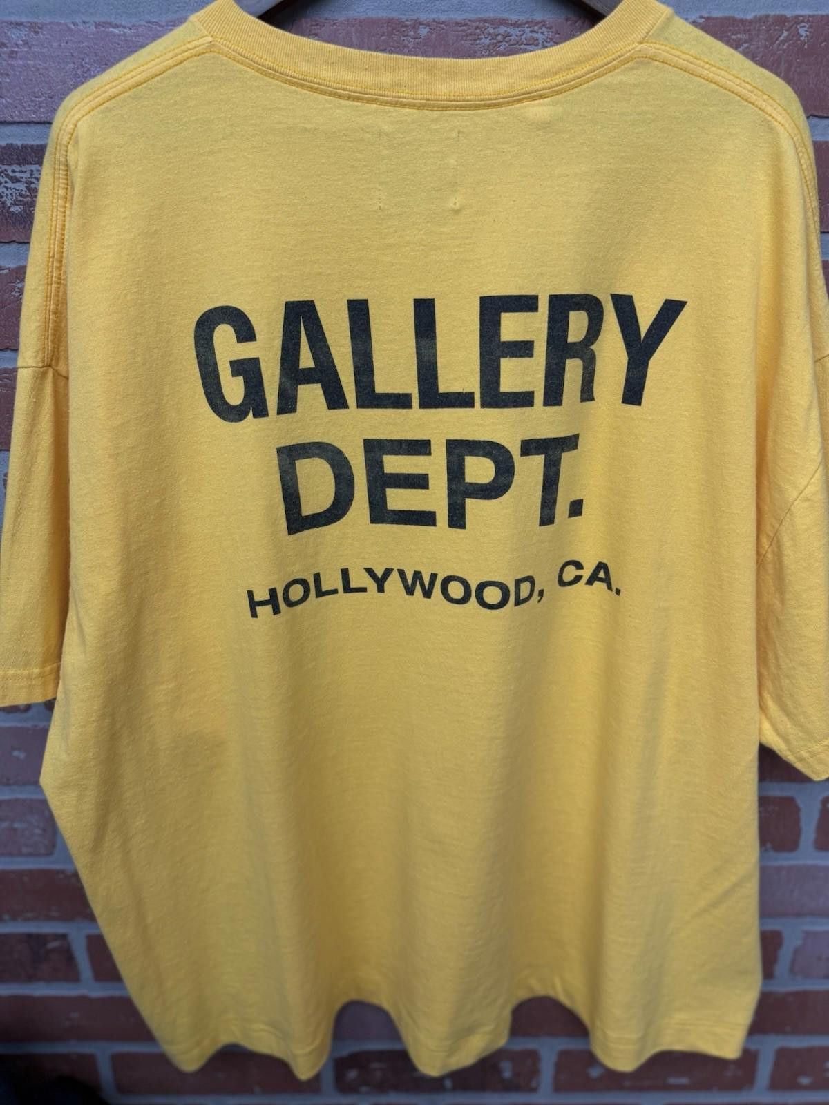 Gallery Dept. GALLERY DEPT Tee Yellow Shirt Size XXL Pre Owned Size US XXL / EU 58 / 5 - 7 Thumbnail