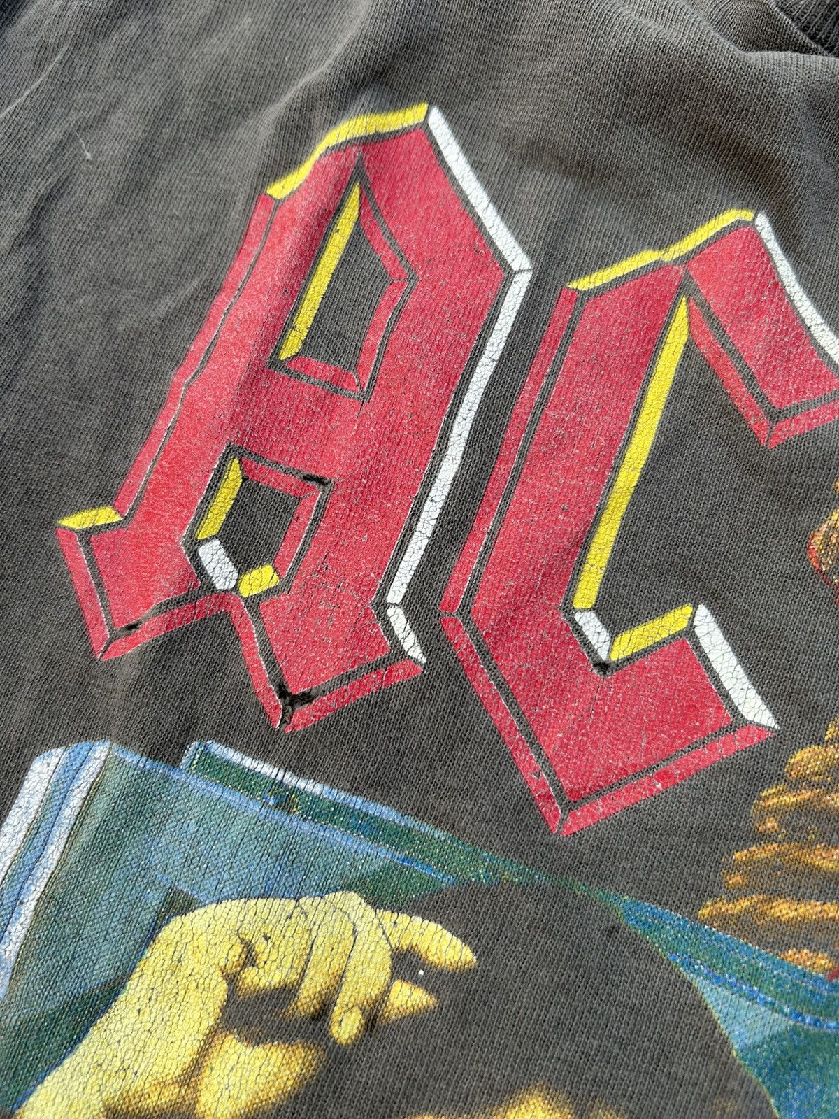 Band Tees 80s' THRASHED VINTAGE ACDC BAND SUNFADED REPAIR ALTE SHIRT Size US S / EU 44-46 / 1 - 3 Thumbnail