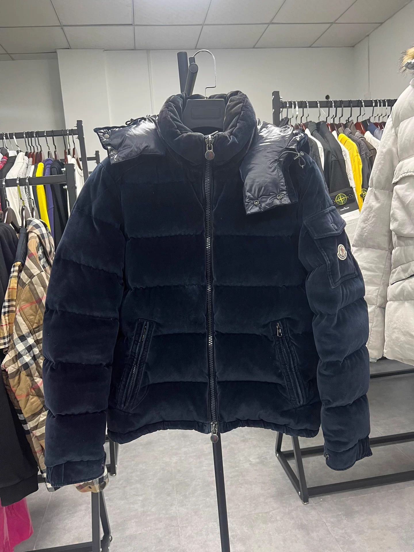 Moncler Moncler Corduroy Down Jacket Size M / US 6-8 / IT 42-44 - 1 Thumbnail