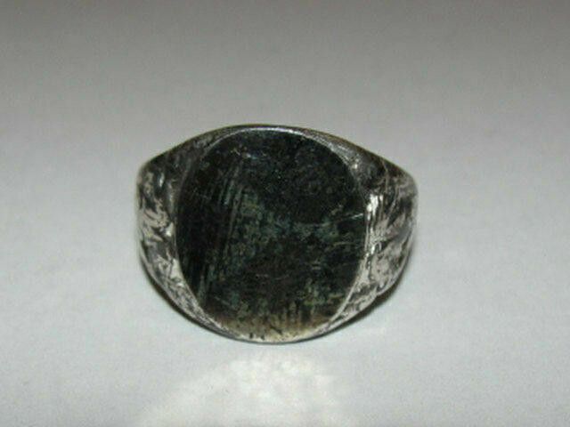 Designer Oval Antiqued Sterling Silver Signet Ring Alberto Juan Size ONE SIZE - 1 Thumbnail
