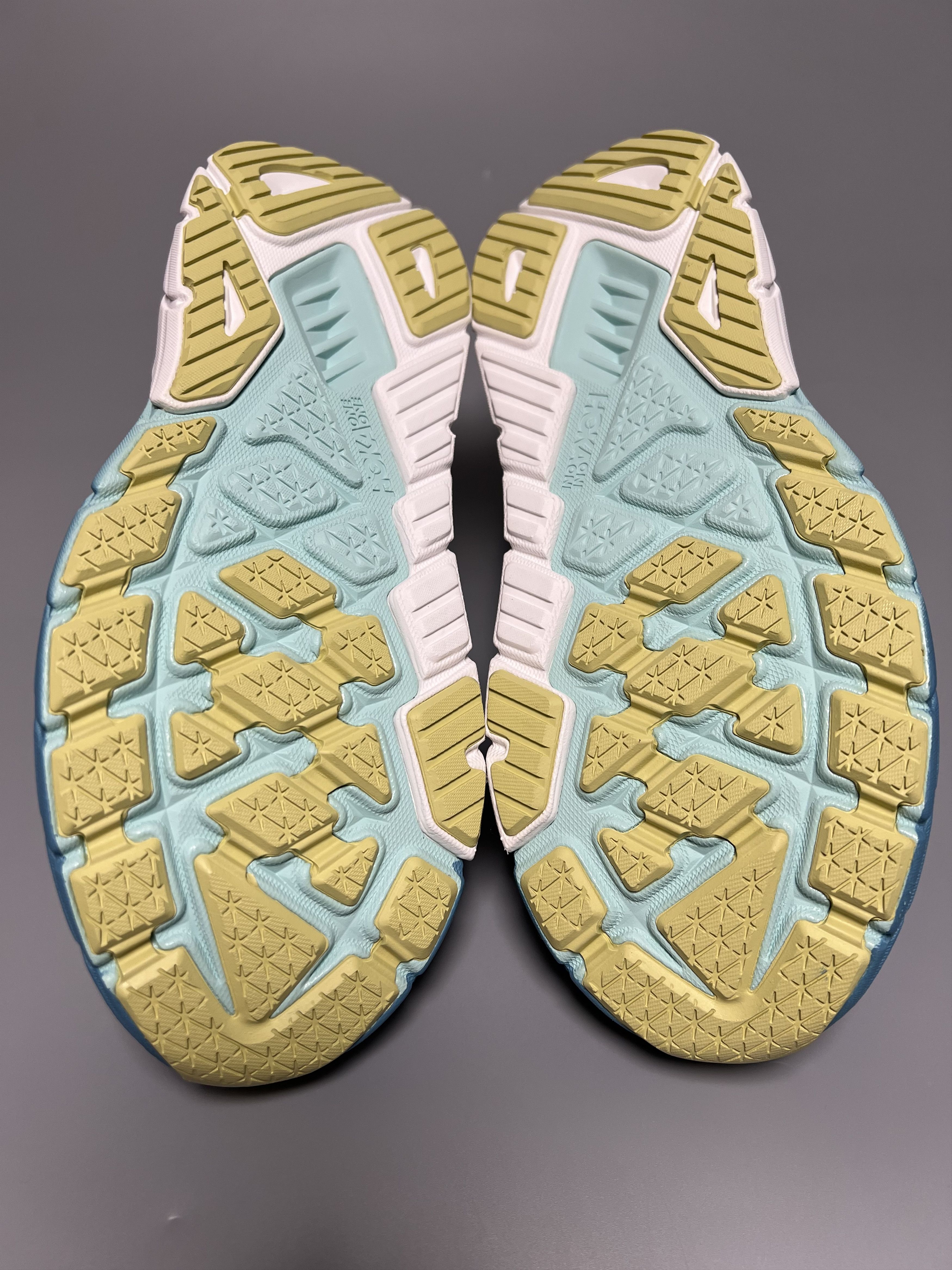 Hoka 9D Hoka One One Arahi 6 Running Shoes Walking Gym Size US 9 / EU 42 - 14 Thumbnail