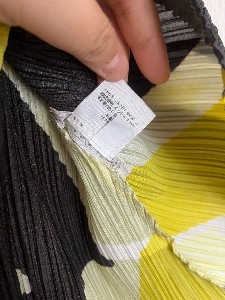 Issey Miyake Issey Miyake size:3 Black and white pleated top Size M / US 6-8 / IT 42-44 - 4 Thumbnail